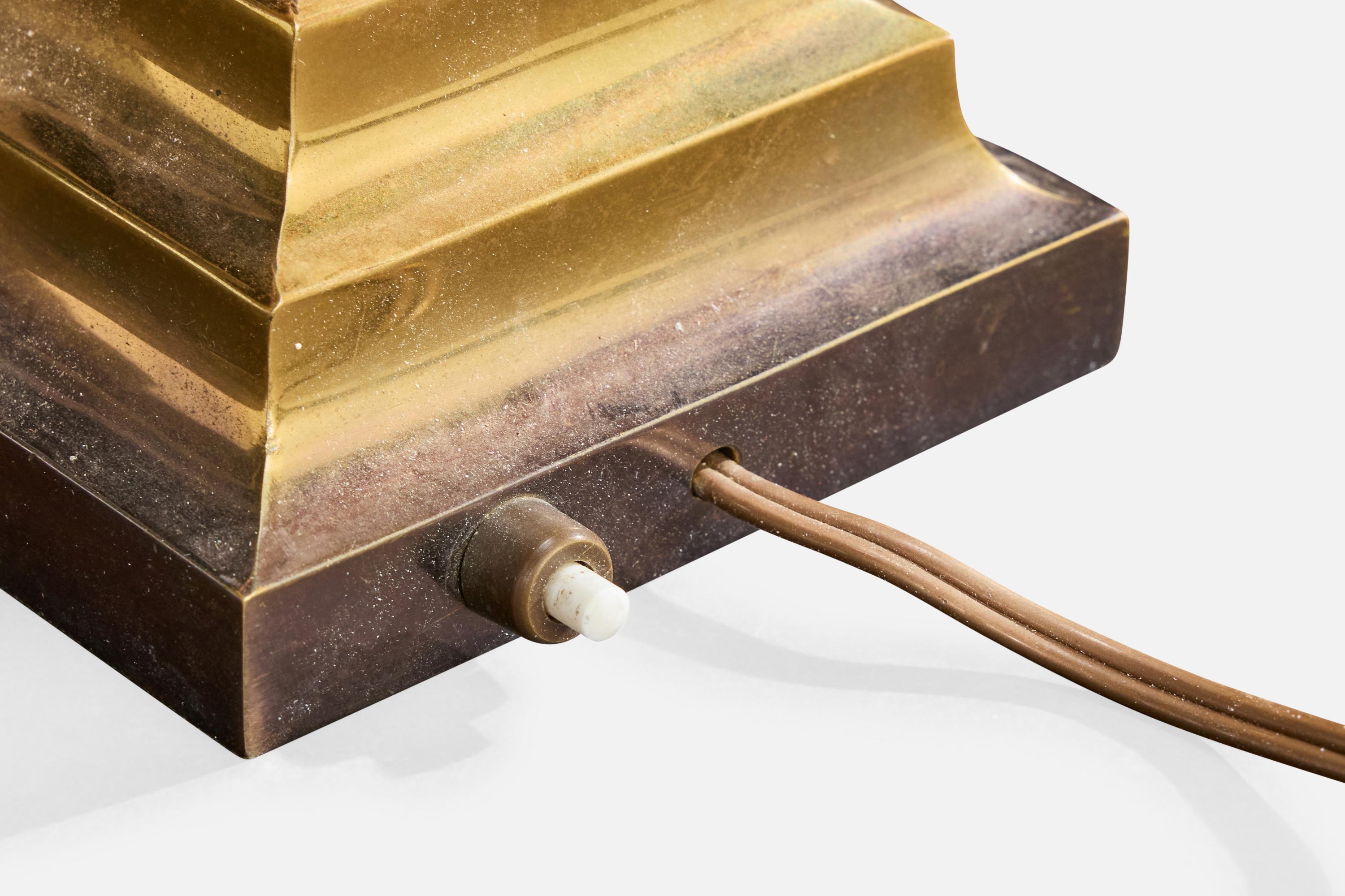 Français Designer français, lampes de table, laiton, verre, France, années 1950 en vente