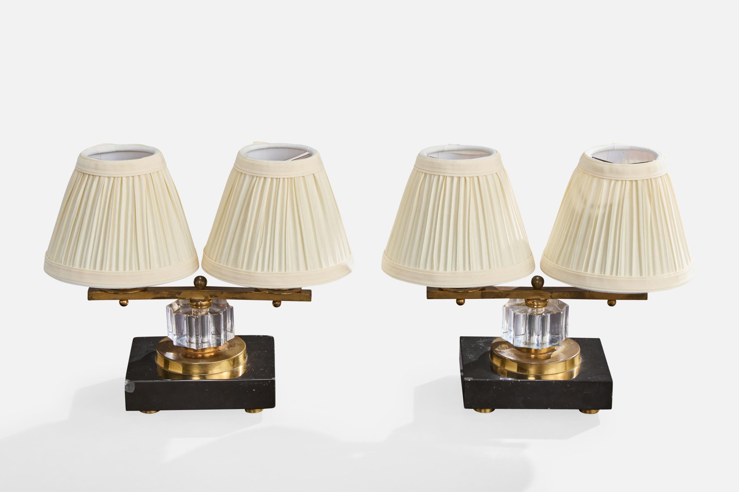 Mid-Century moderno Lampade da tavolo di design francese, ottone, marmo, acrilico, tessuto, Francia, anni '50 in vendita