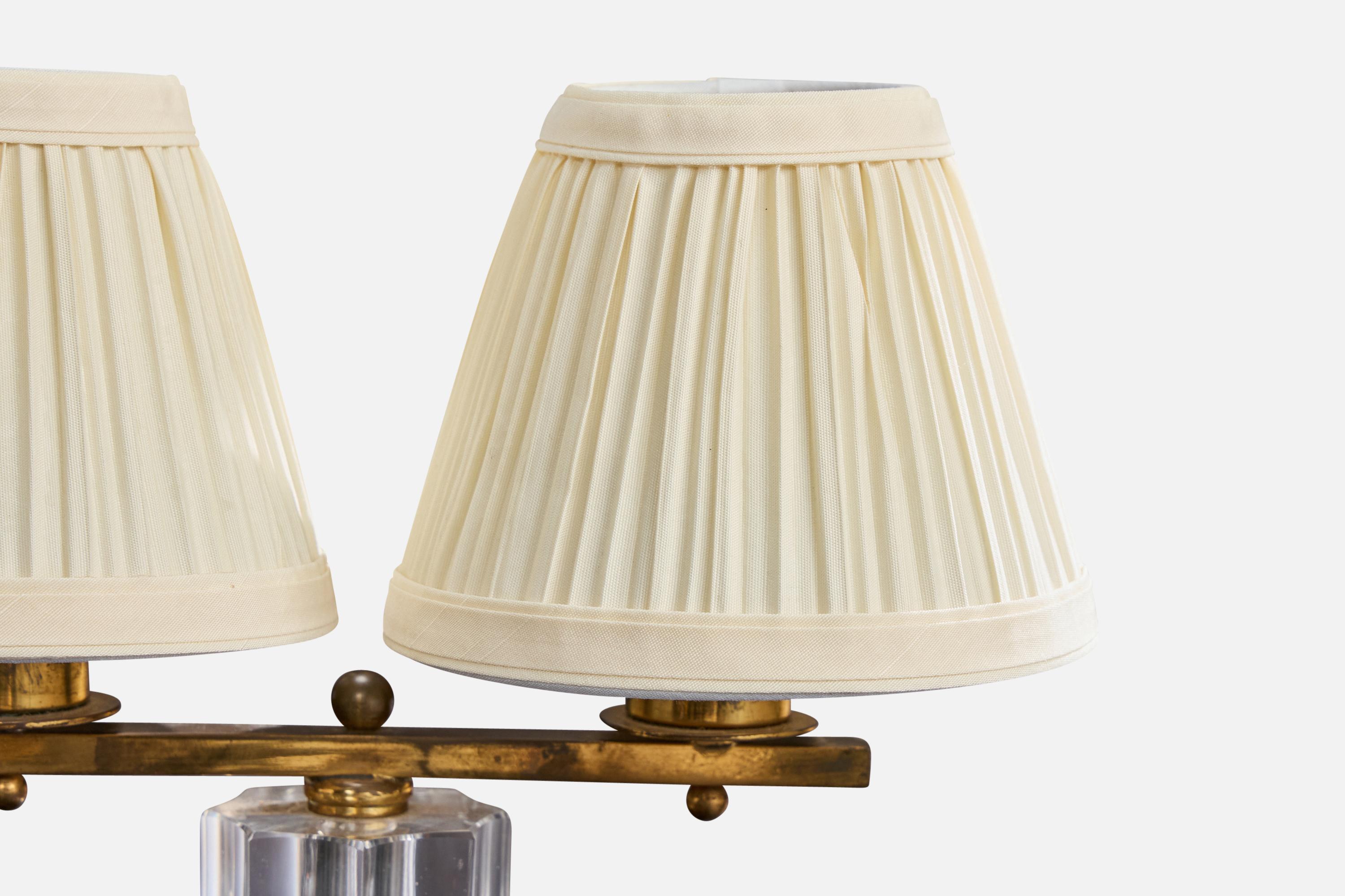 Lampade da tavolo di design francese, ottone, marmo, acrilico, tessuto, Francia, anni '50 In condizioni discrete in vendita a High Point, NC