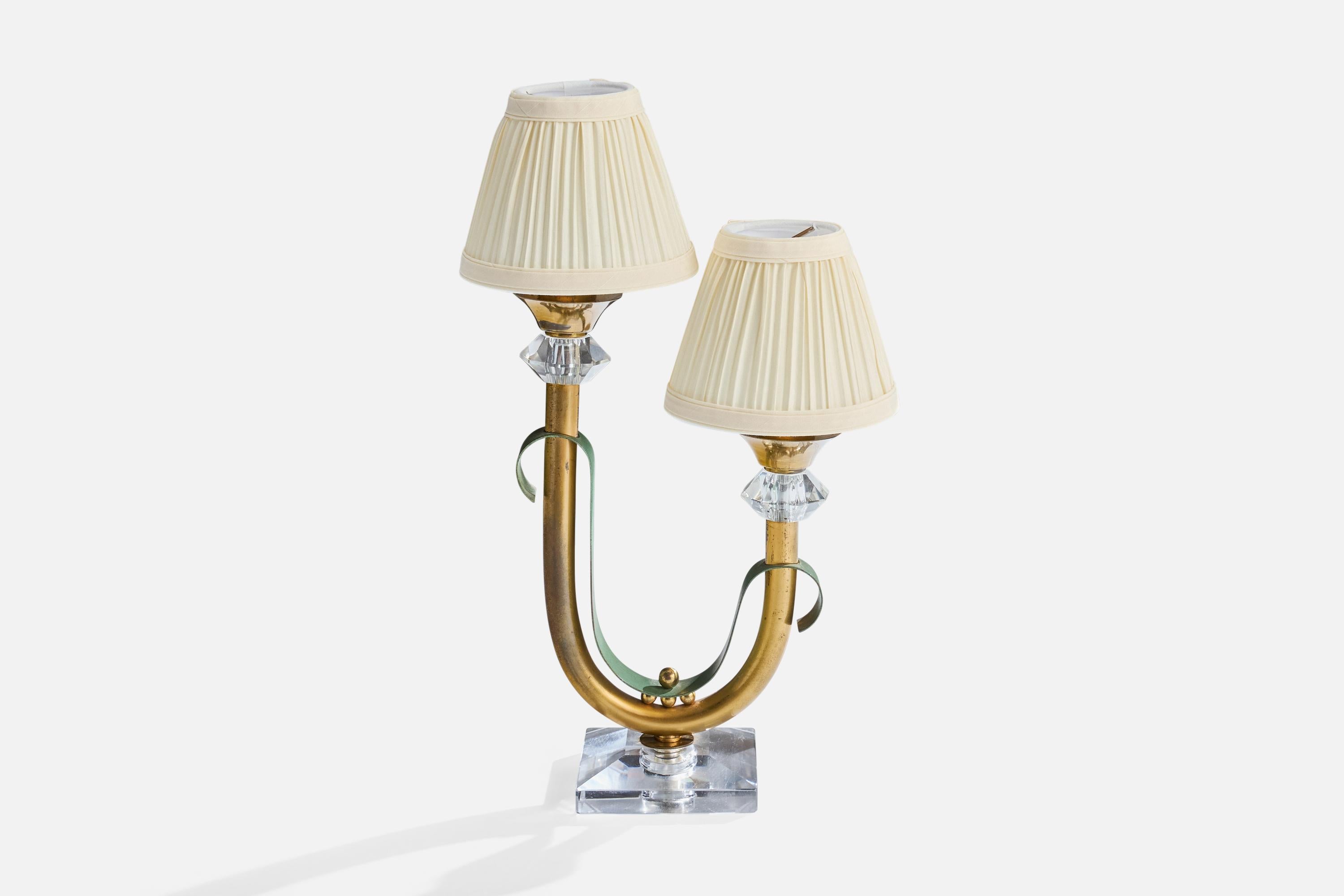 Français Designer français, lampes de table, laiton, métal, acrylique, tissu, France, années 1950 en vente