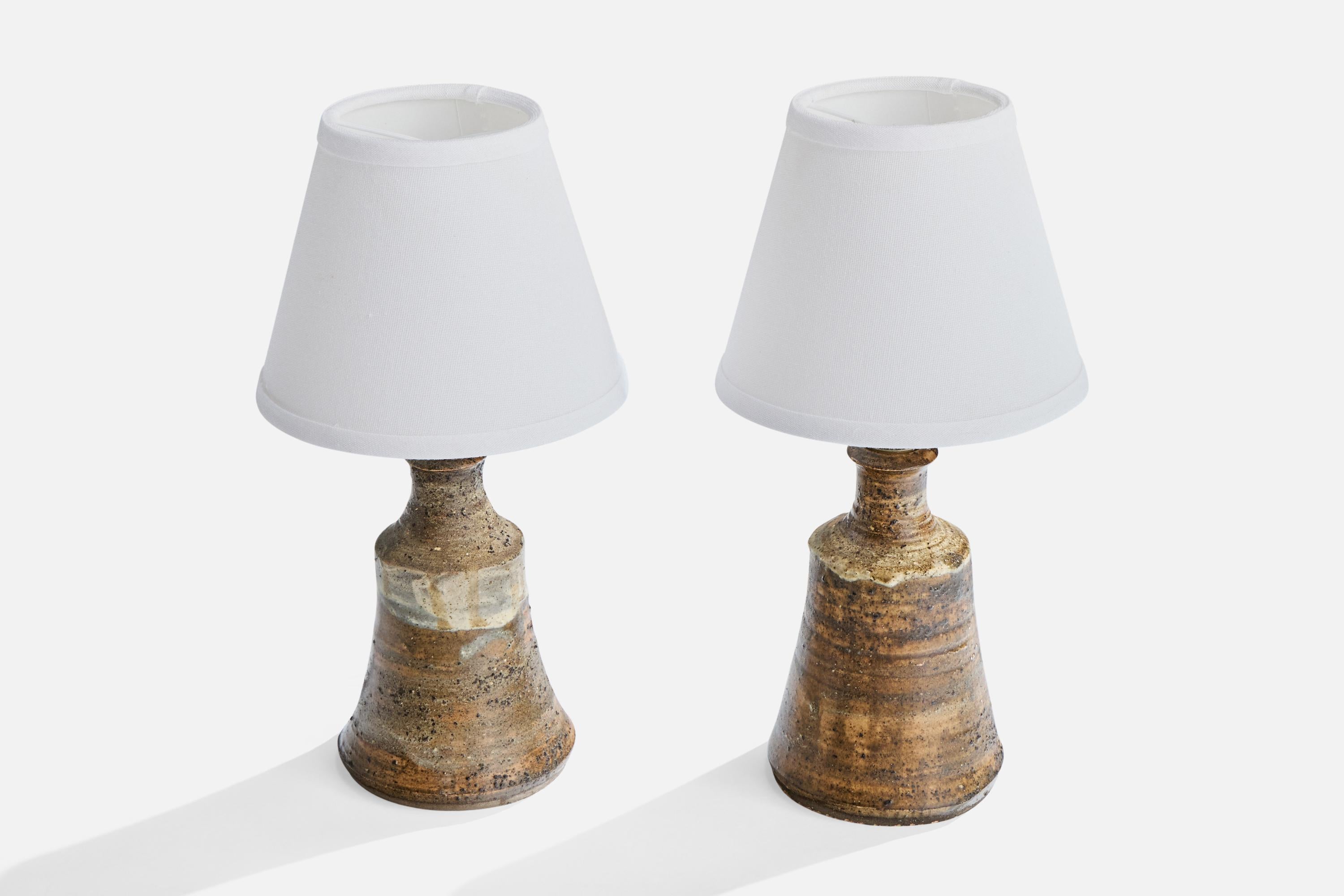 Mid-Century moderno Lampade da tavolo di design francese, ceramica, ottone, Francia, anni '50 in vendita