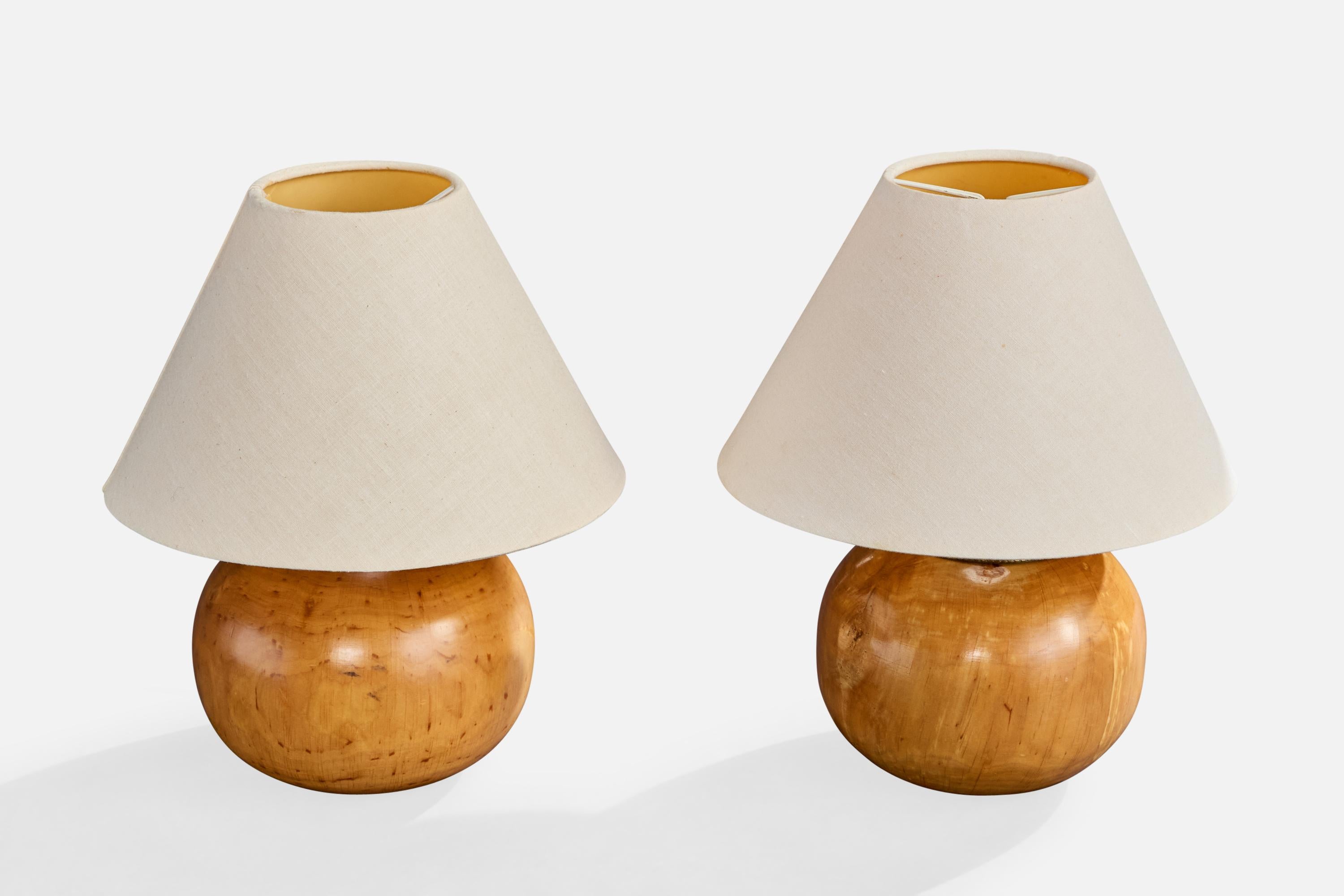 Mid-Century moderno Lampade da tavolo di design francese, Wood, ottone, Francia, anni '50 in vendita