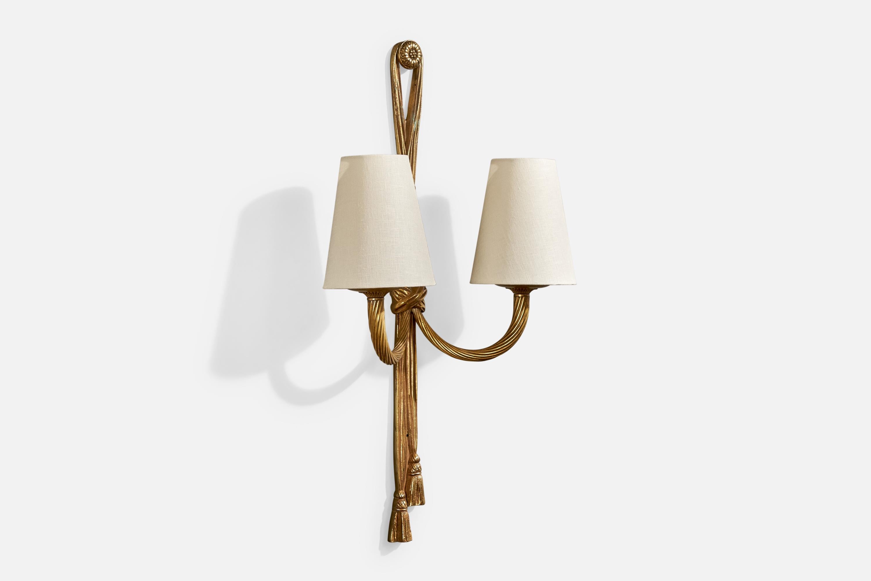 French Designer, Wall Light, Brass, Fabric, France, 1940s In Good Condition For Sale In High Point, NC