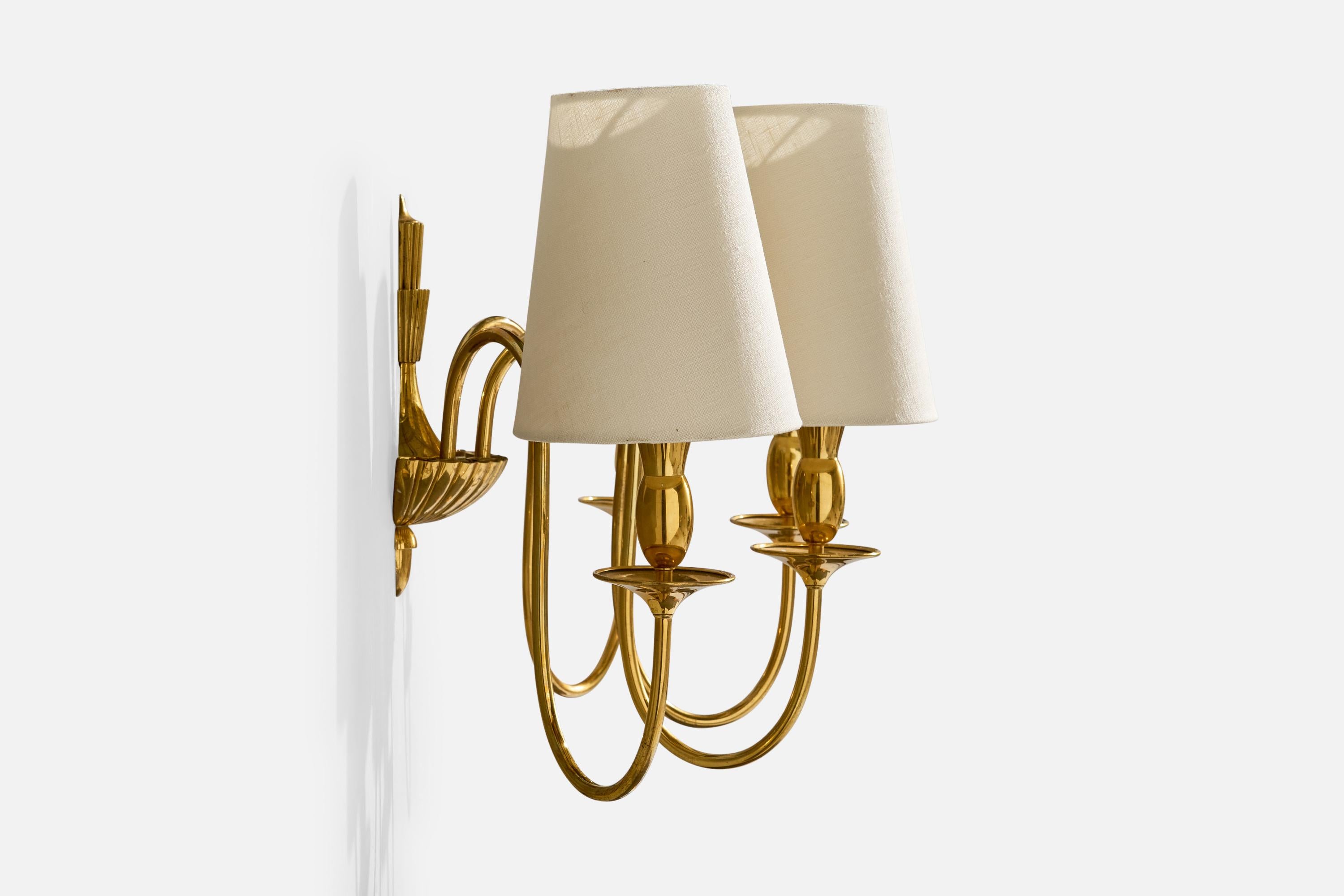 Designer francese, lampada da parete, ottone, tessuto, Francia, anni '1940 In condizioni buone in vendita a High Point, NC