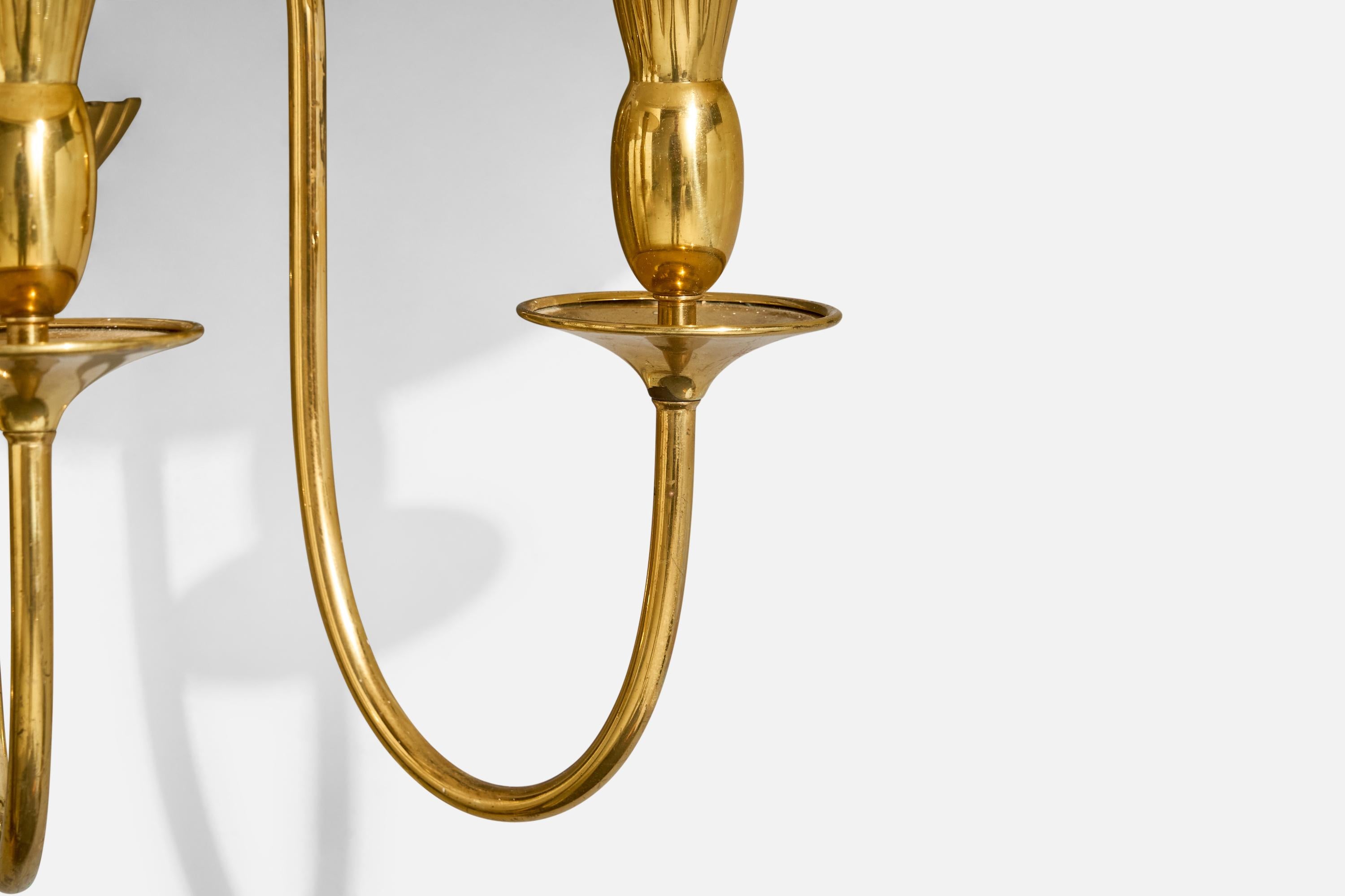 Metà XX secolo Designer francese, lampada da parete, ottone, tessuto, Francia, anni '1940 in vendita