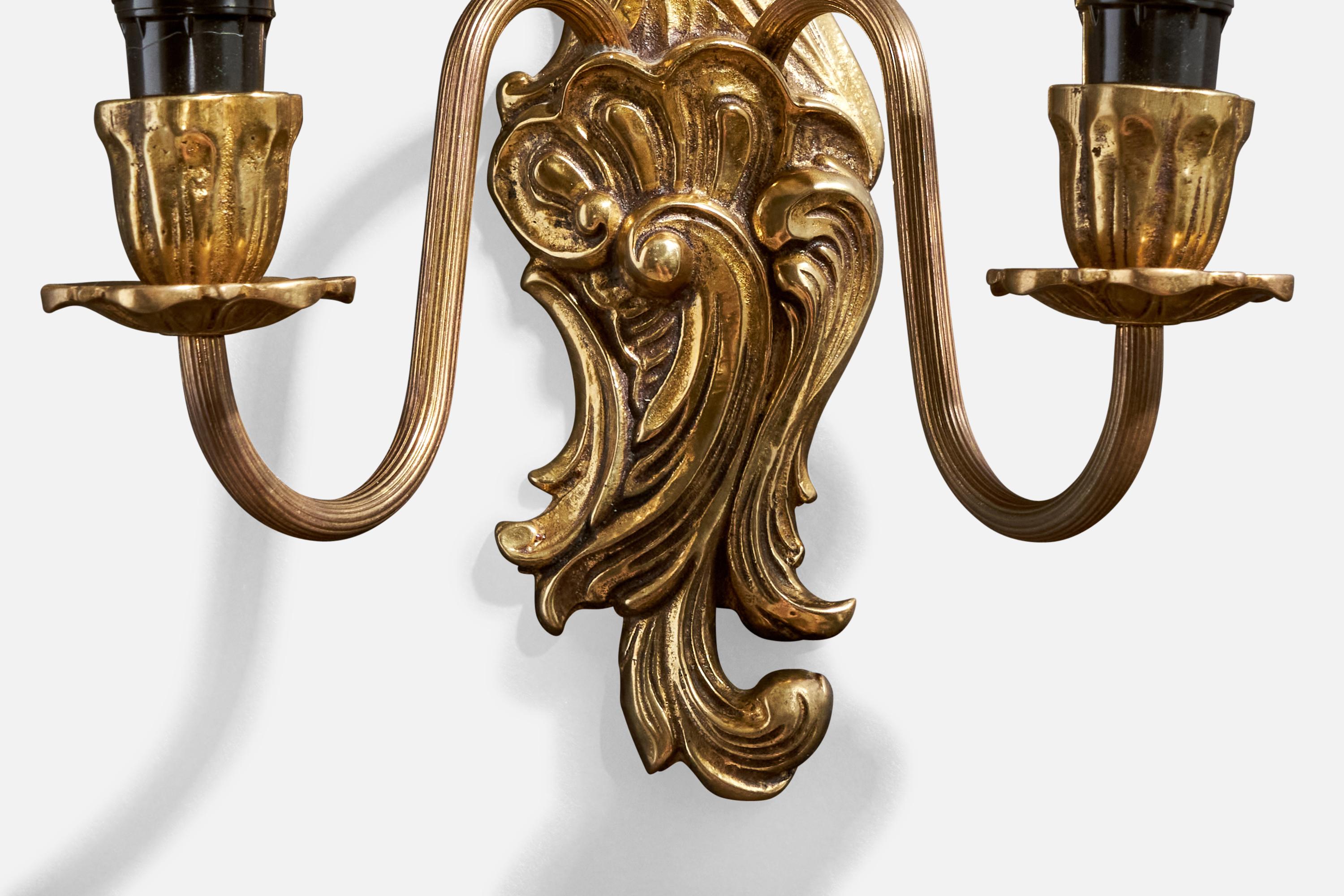 Ottone Designer francese, lampada da parete, ottone, tessuto, Francia, anni '1940 in vendita