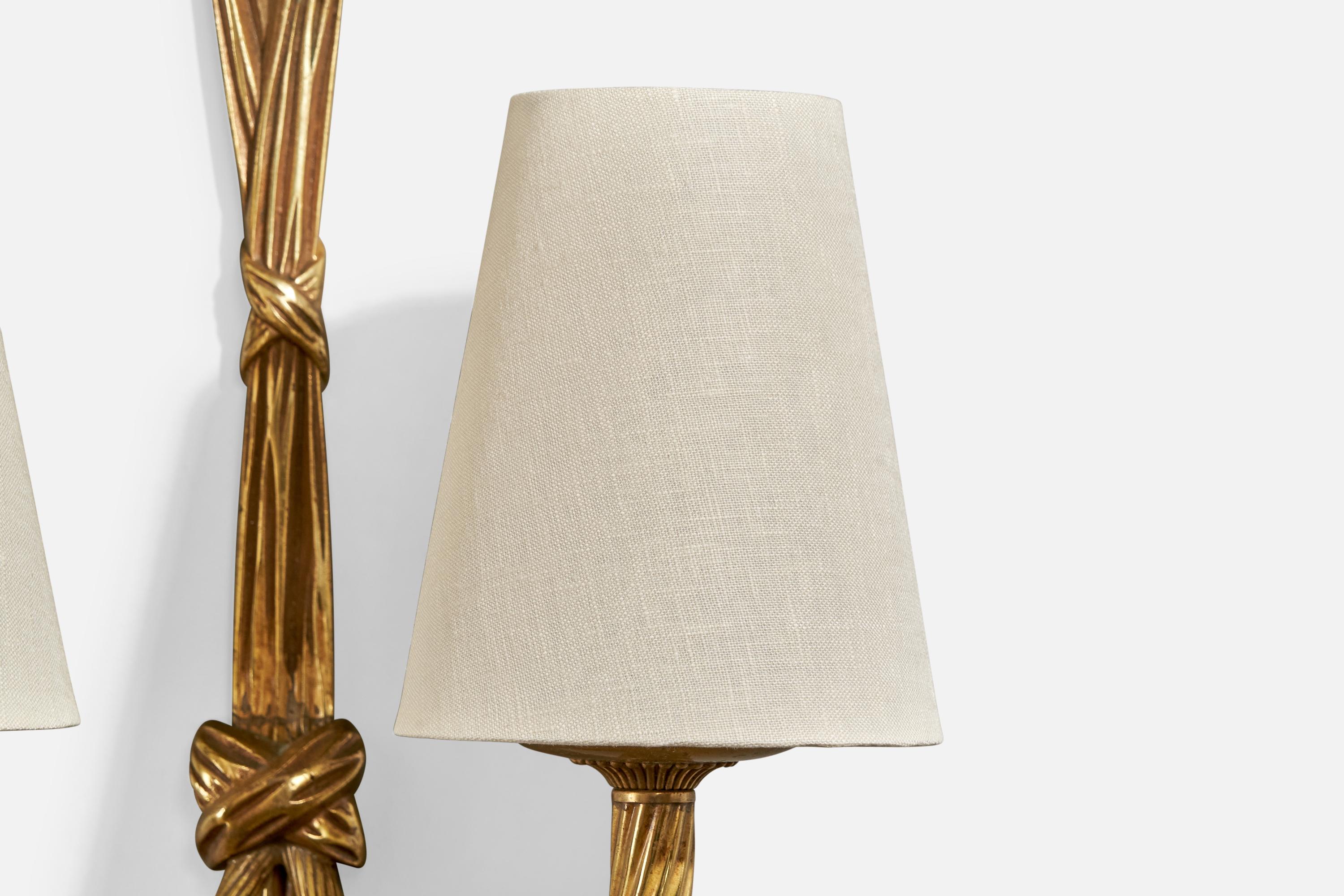 French Designer, Wall Light, Brass, Fabric, France, 1940s For Sale 2