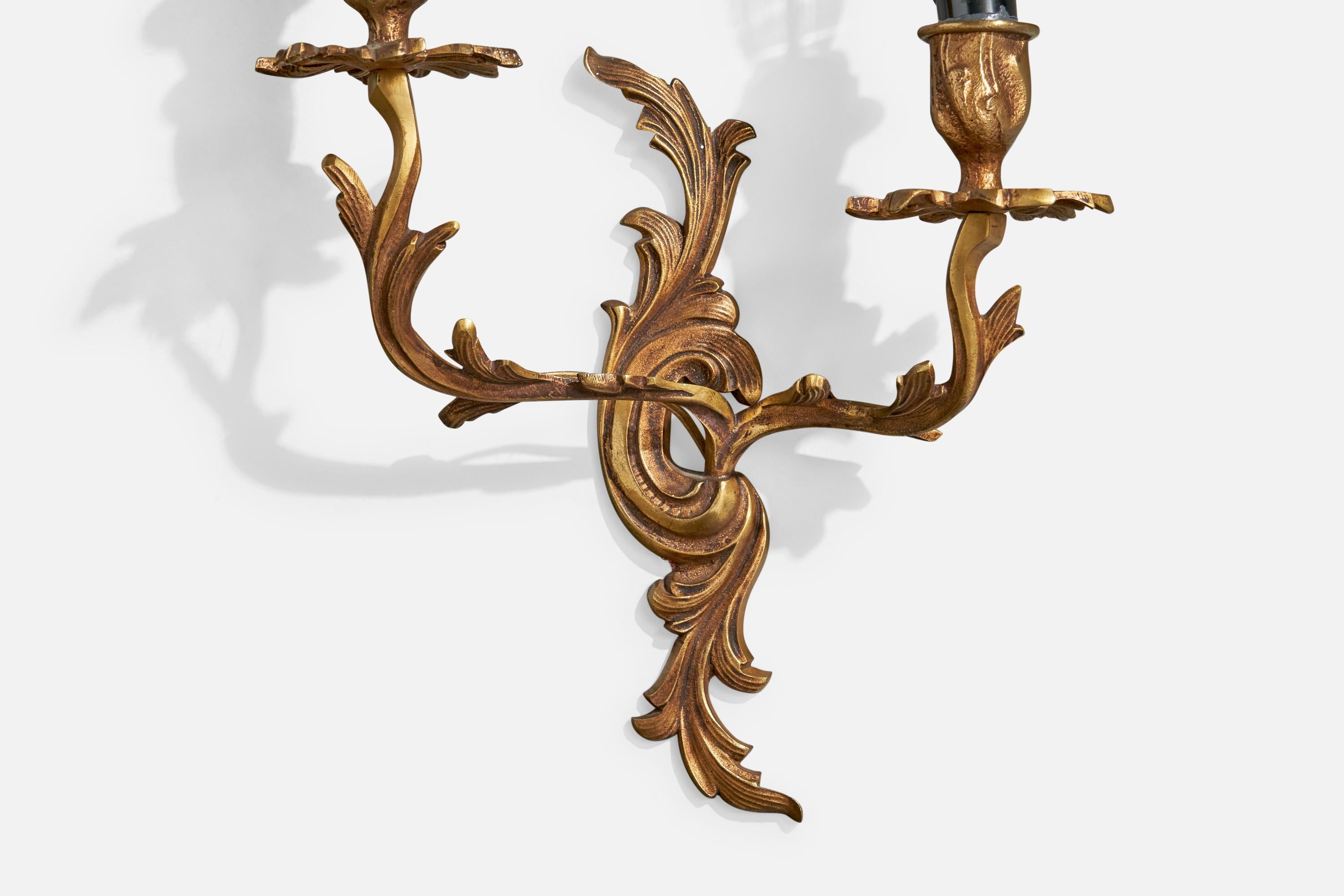 French Designer, Wall Light, Brass, Fabric, France, 1940s For Sale 2