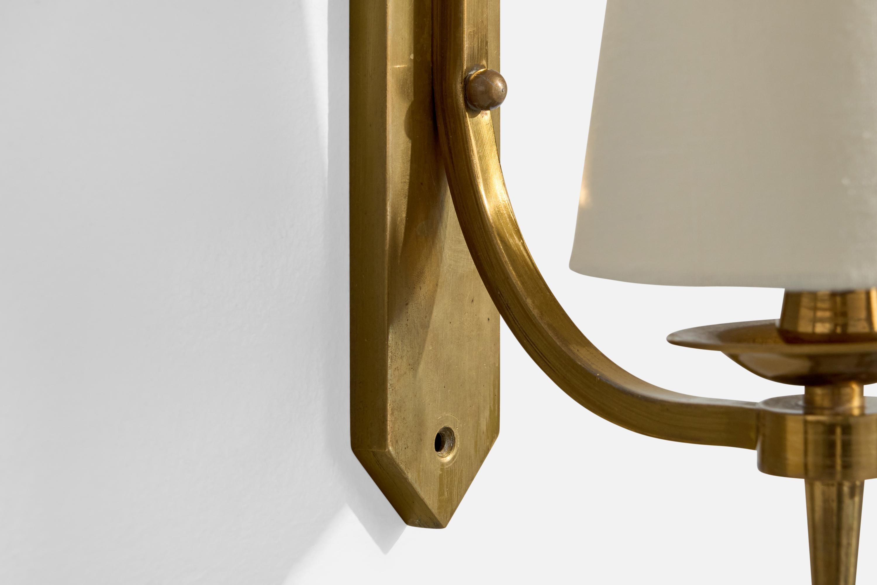 French Designer, Wall Light, Brass, Fabric, France, 1940s For Sale 2