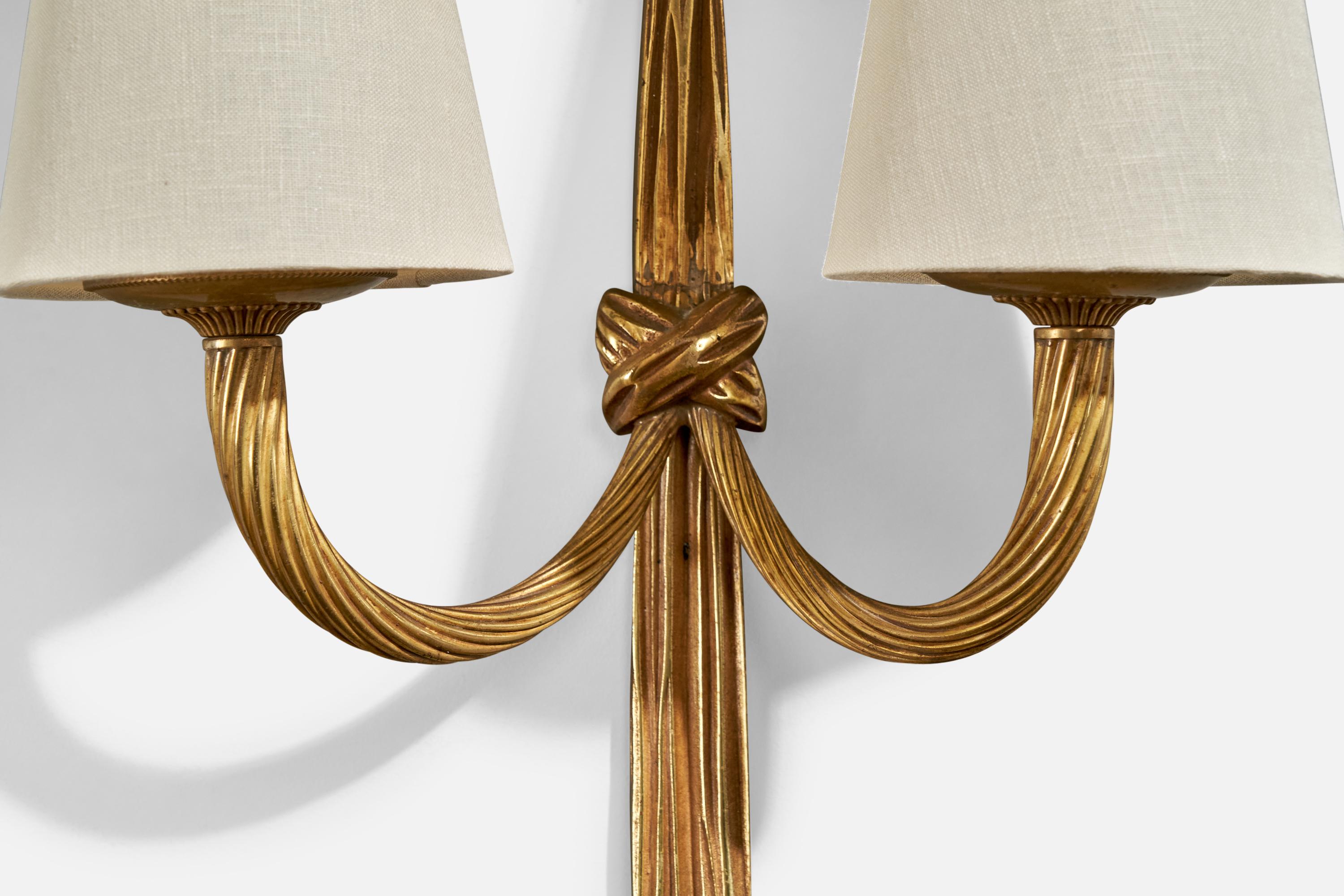 French Designer, Wall Light, Brass, Fabric, France, 1940s For Sale 3