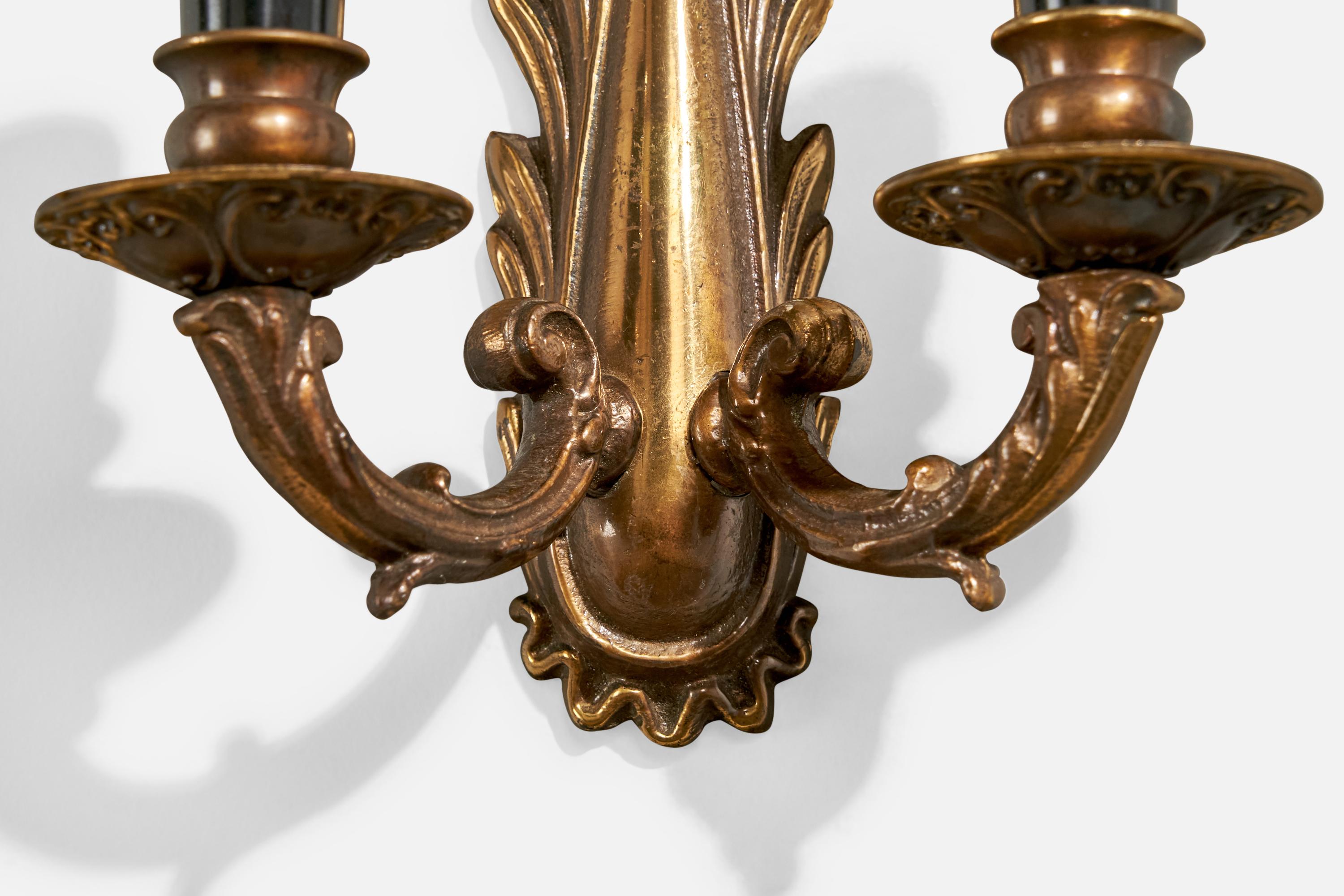 French Designer, Wall Light, Brass, Fabric, France, 1940s For Sale 2