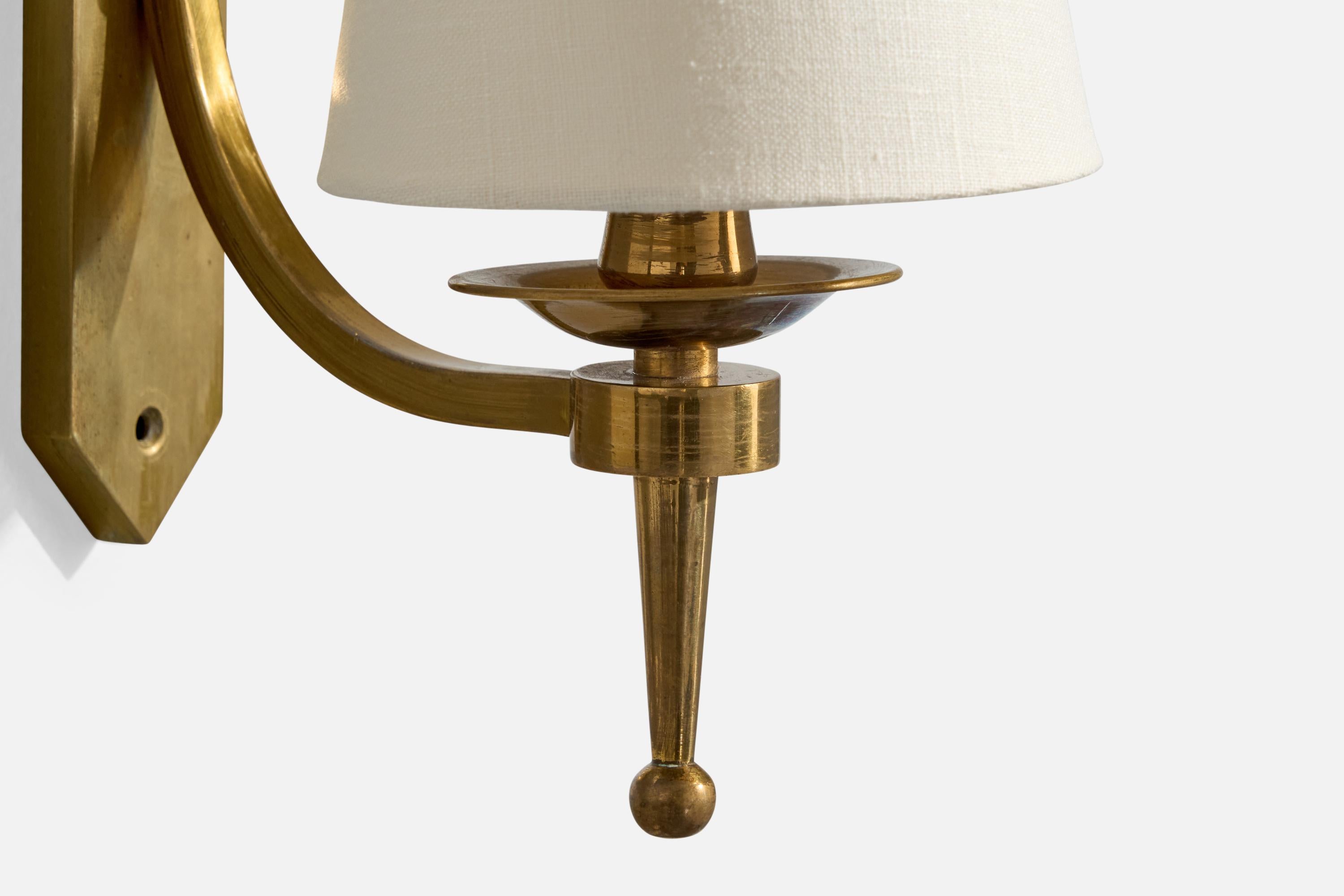 French Designer, Wall Light, Brass, Fabric, France, 1940s For Sale 3
