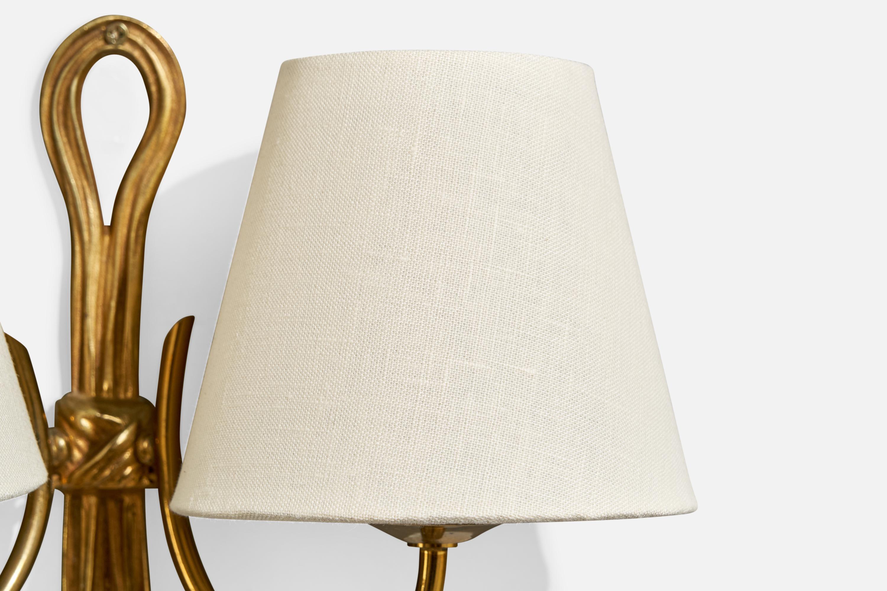 French Designer, Wall Light, Brass, Fabric, France, 1940s For Sale 4