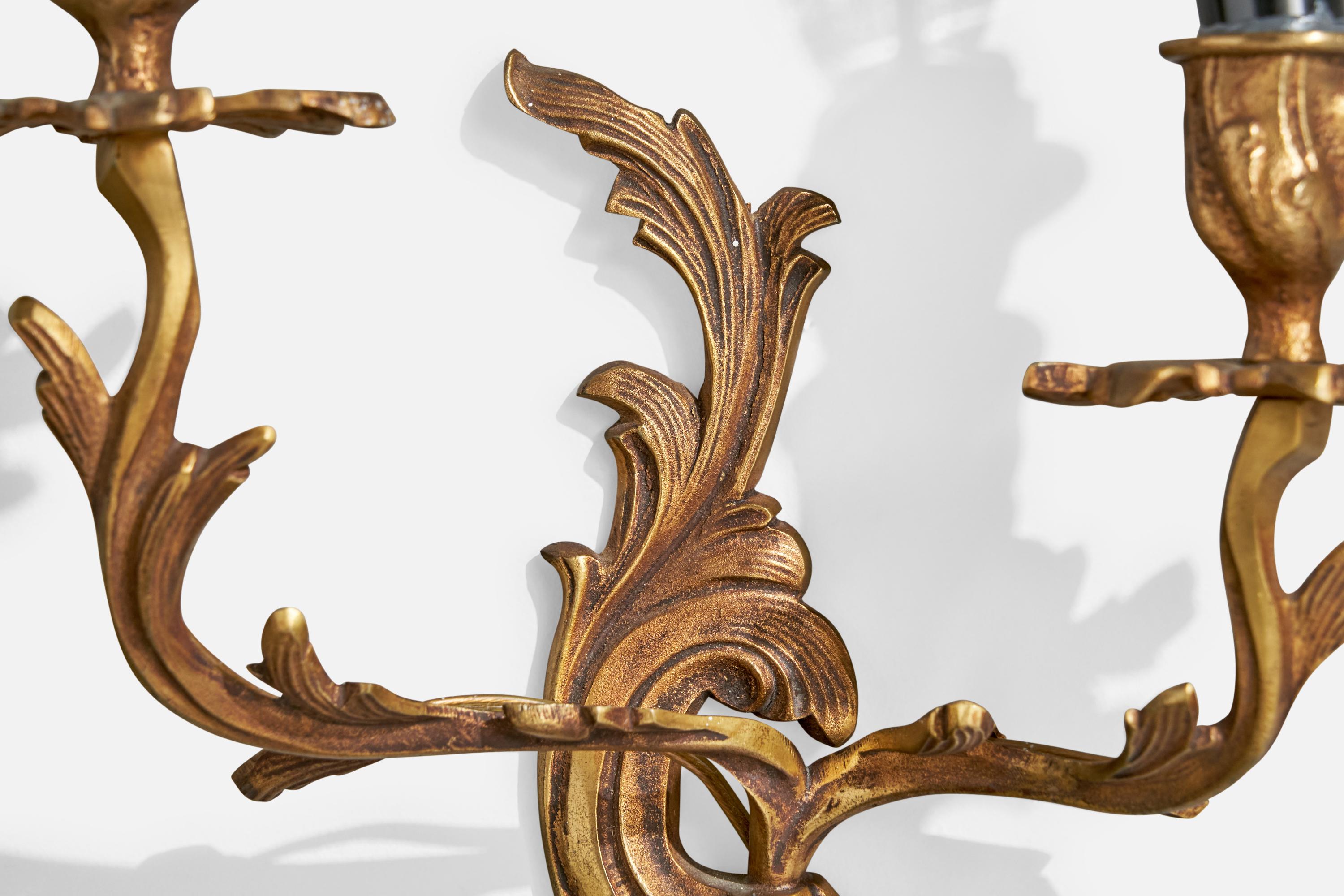 French Designer, Wall Light, Brass, Fabric, France, 1940s For Sale 4