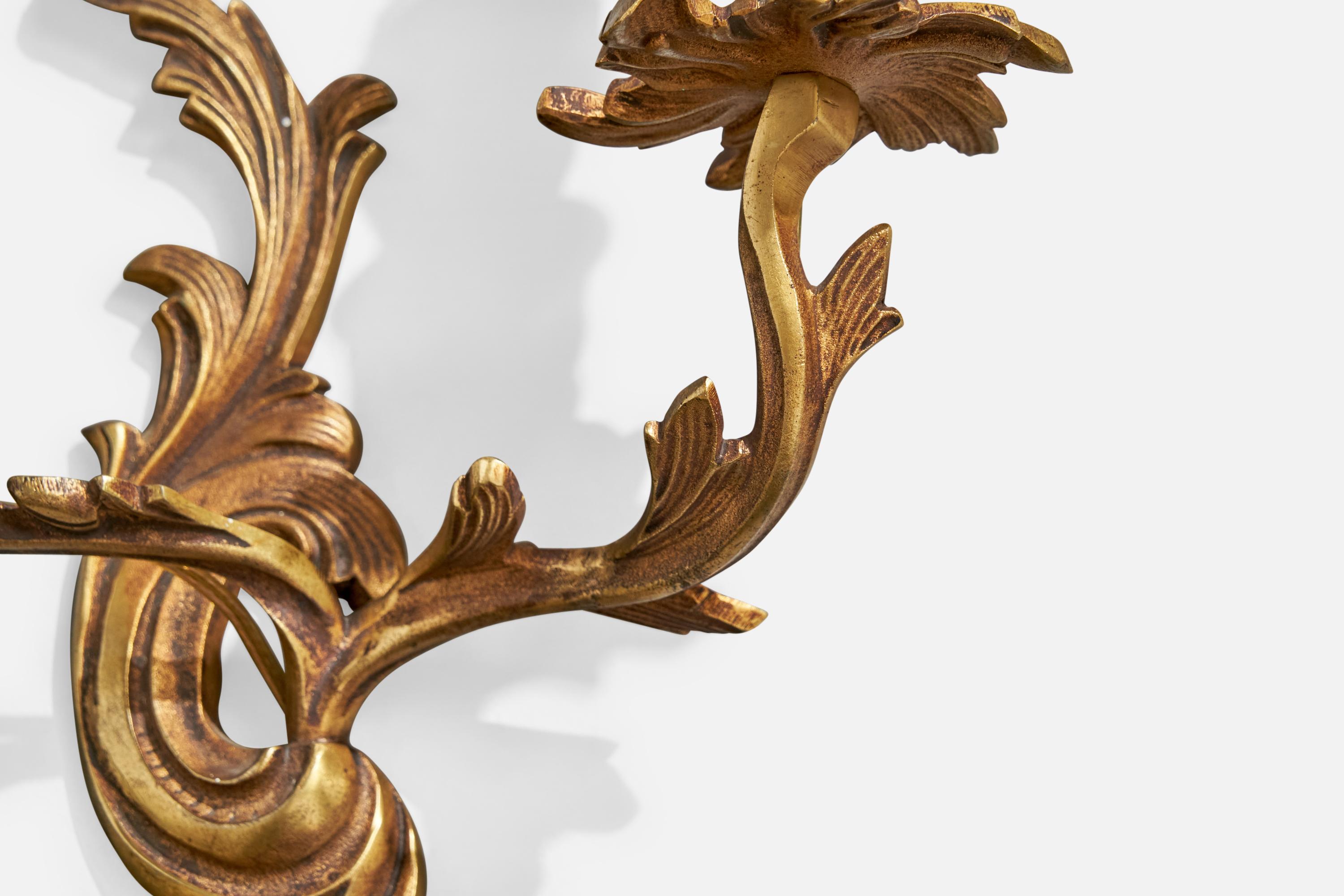 French Designer, Wall Light, Brass, Fabric, France, 1940s For Sale 5