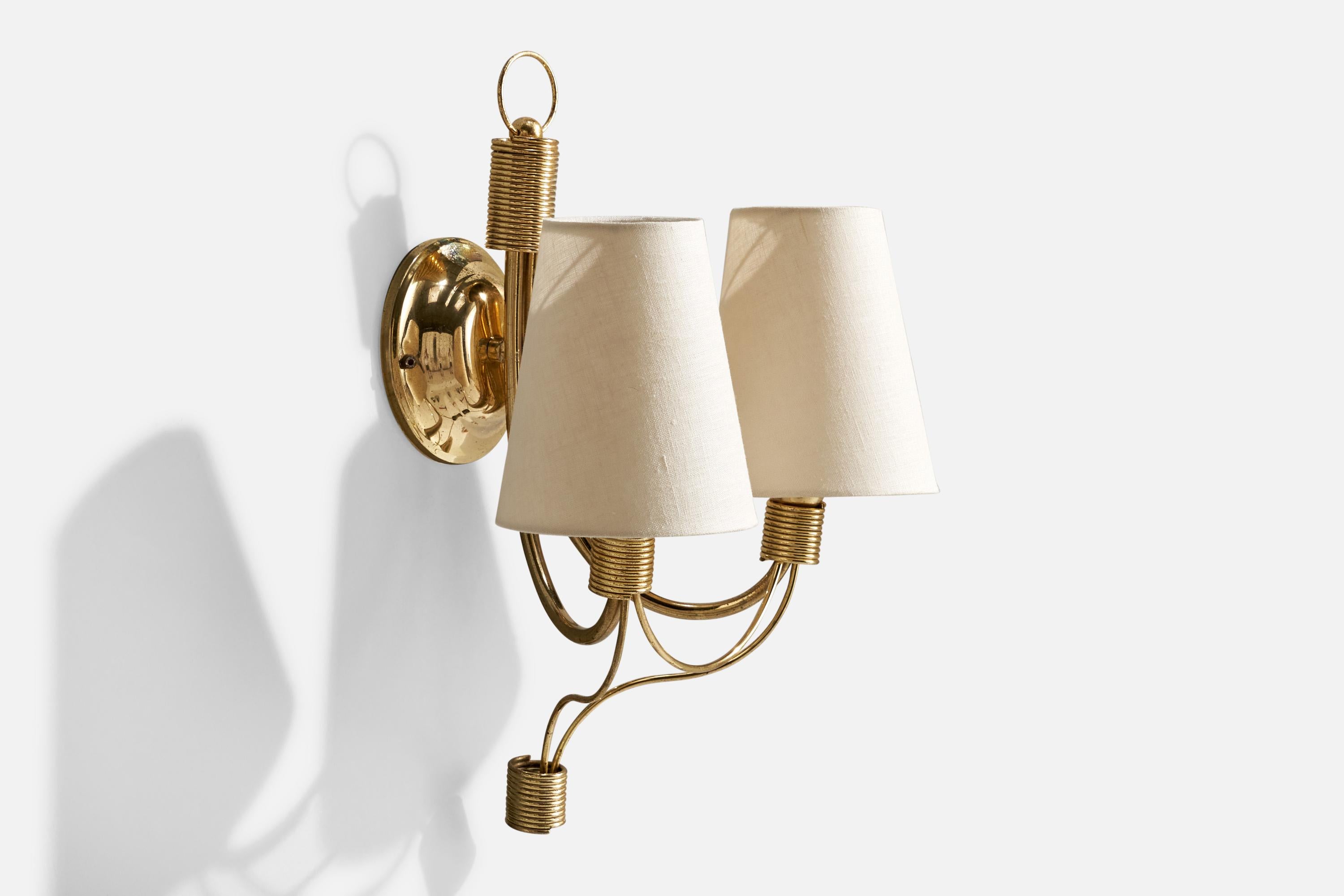 Mid-Century moderno Designer francese, lampada da parete, ottone, tessuto, Francia, anni '1950 in vendita