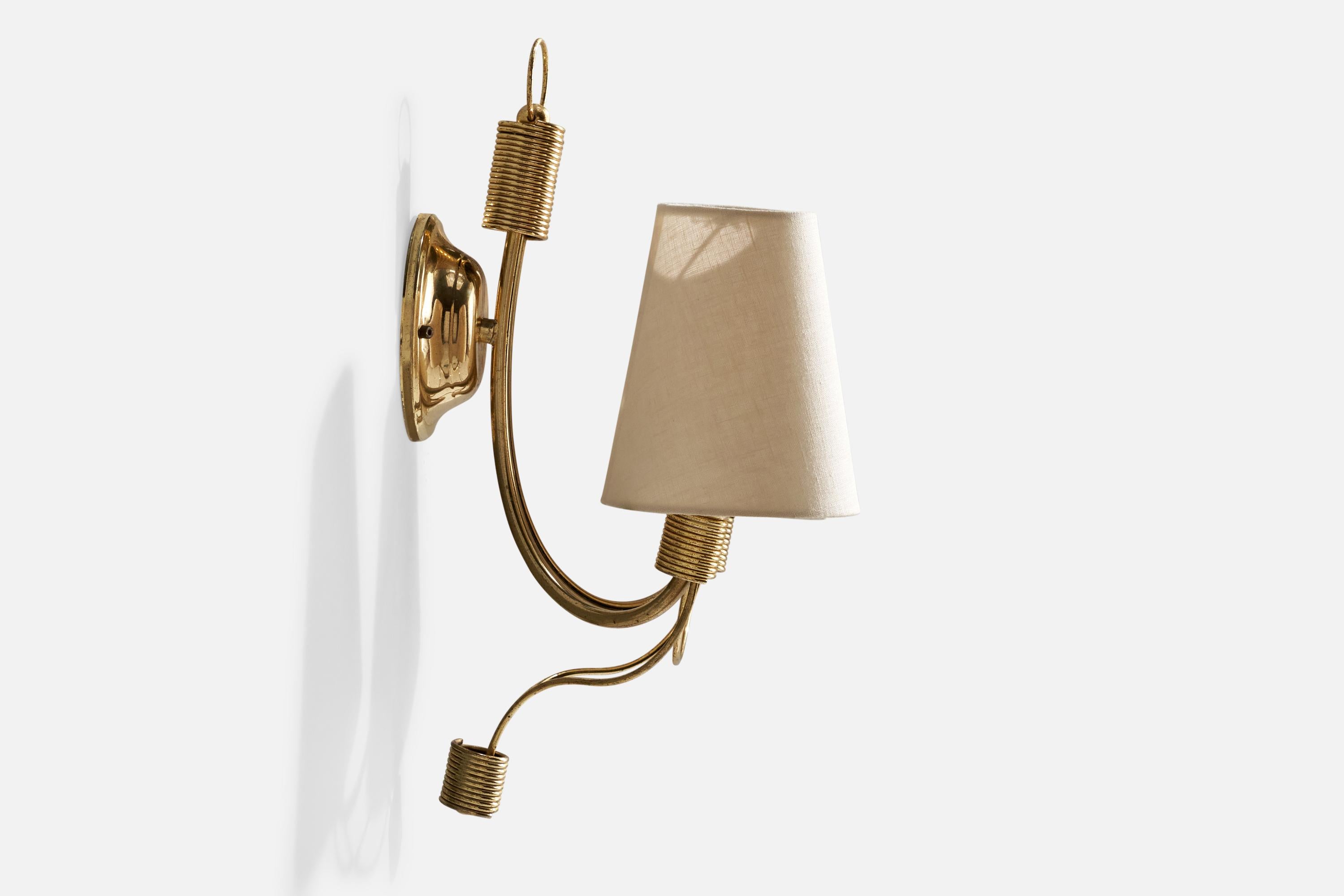 Francese Designer francese, lampada da parete, ottone, tessuto, Francia, anni '1950 in vendita