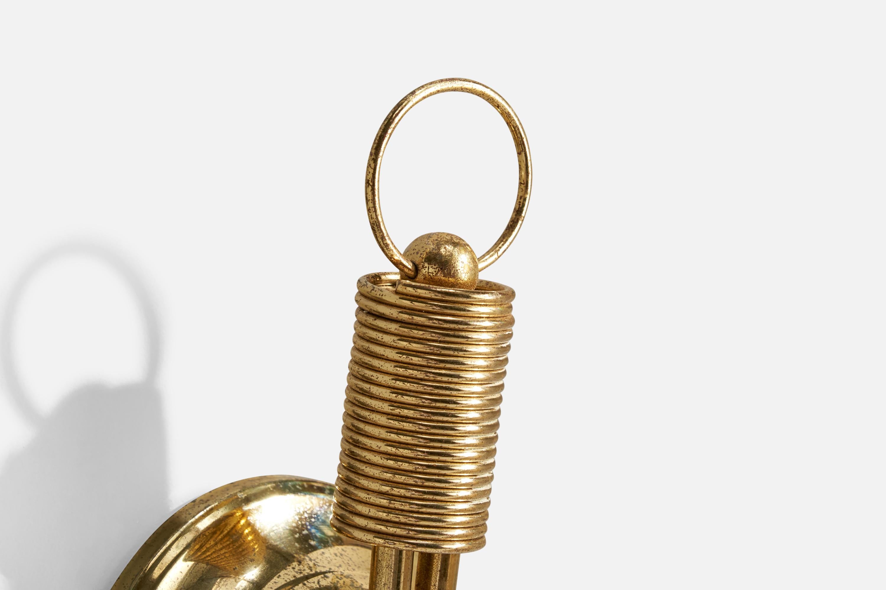 Metà XX secolo Designer francese, lampada da parete, ottone, tessuto, Francia, anni '1950 in vendita