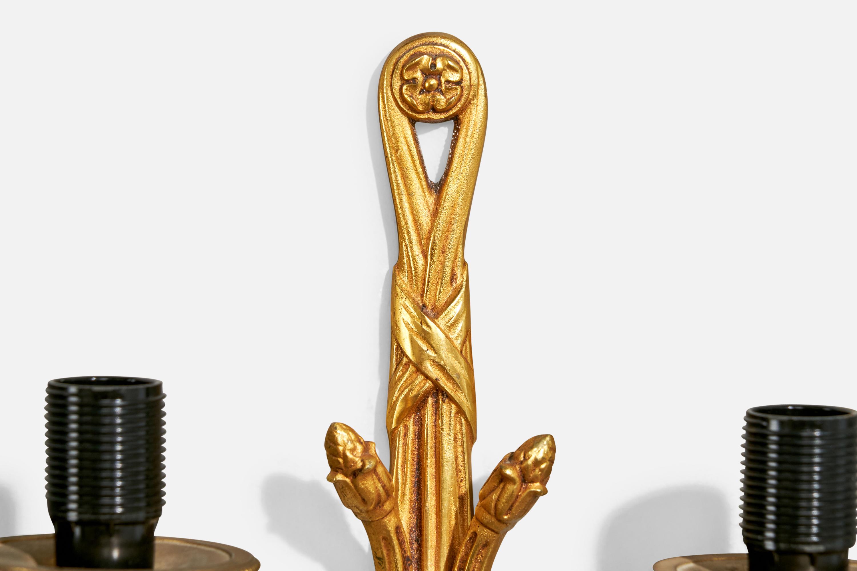 Ottone Designer francese, lampada da parete, ottone, tessuto, Francia, anni '1950 in vendita