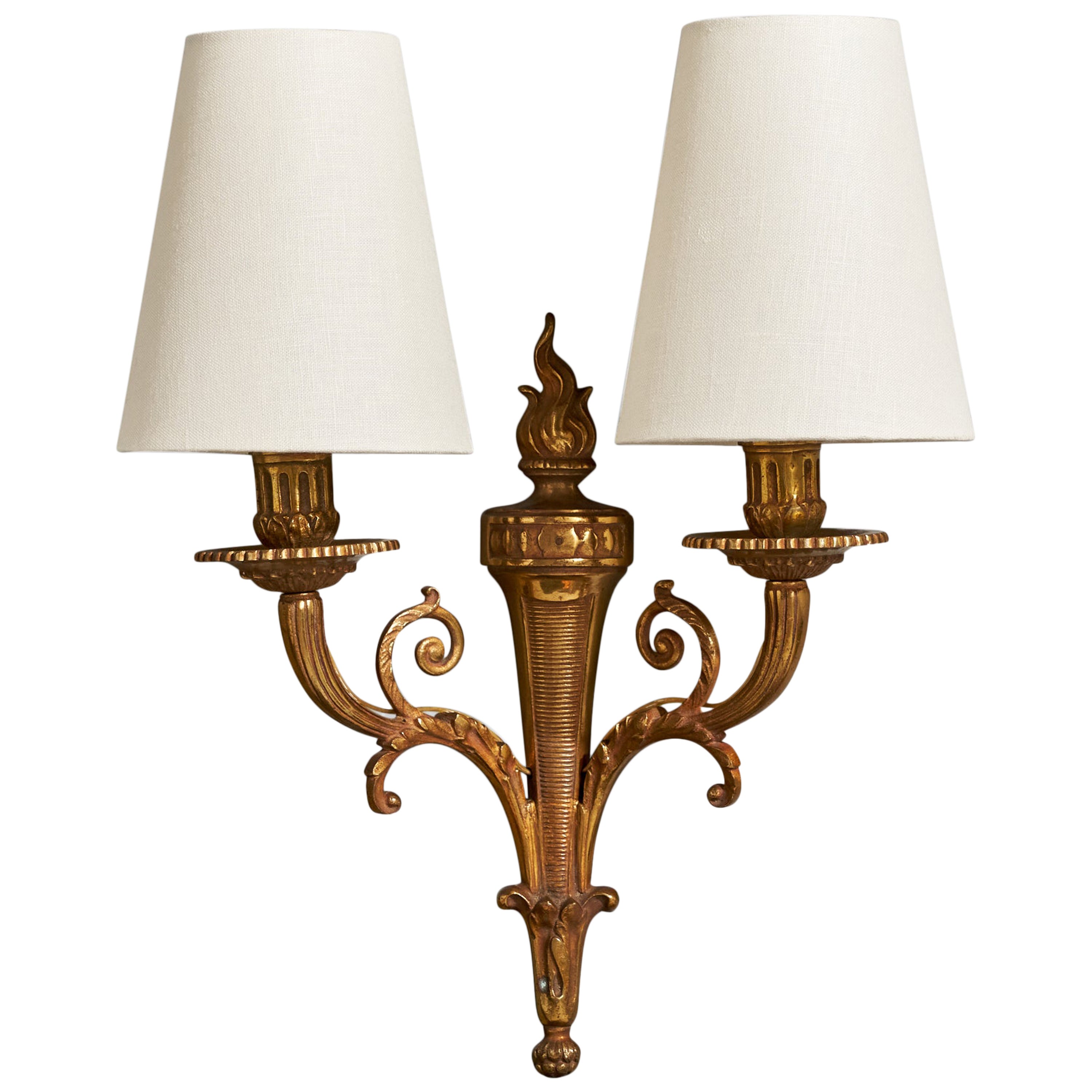 Designer francese, lampada da parete, ottone, tessuto, Francia, anni '1950