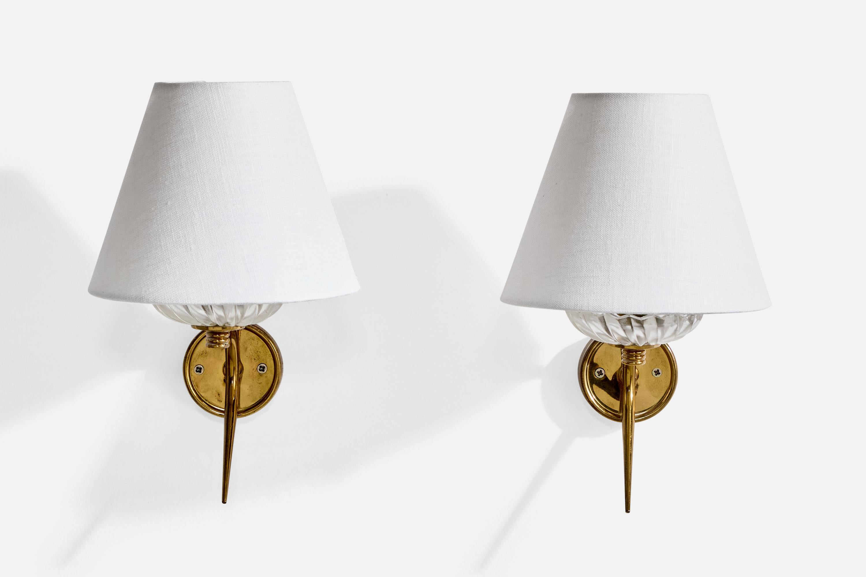 Mid-Century Modern French Designer, Wall Light, Brass, Glass, Fabric, France, 1950s For Sale