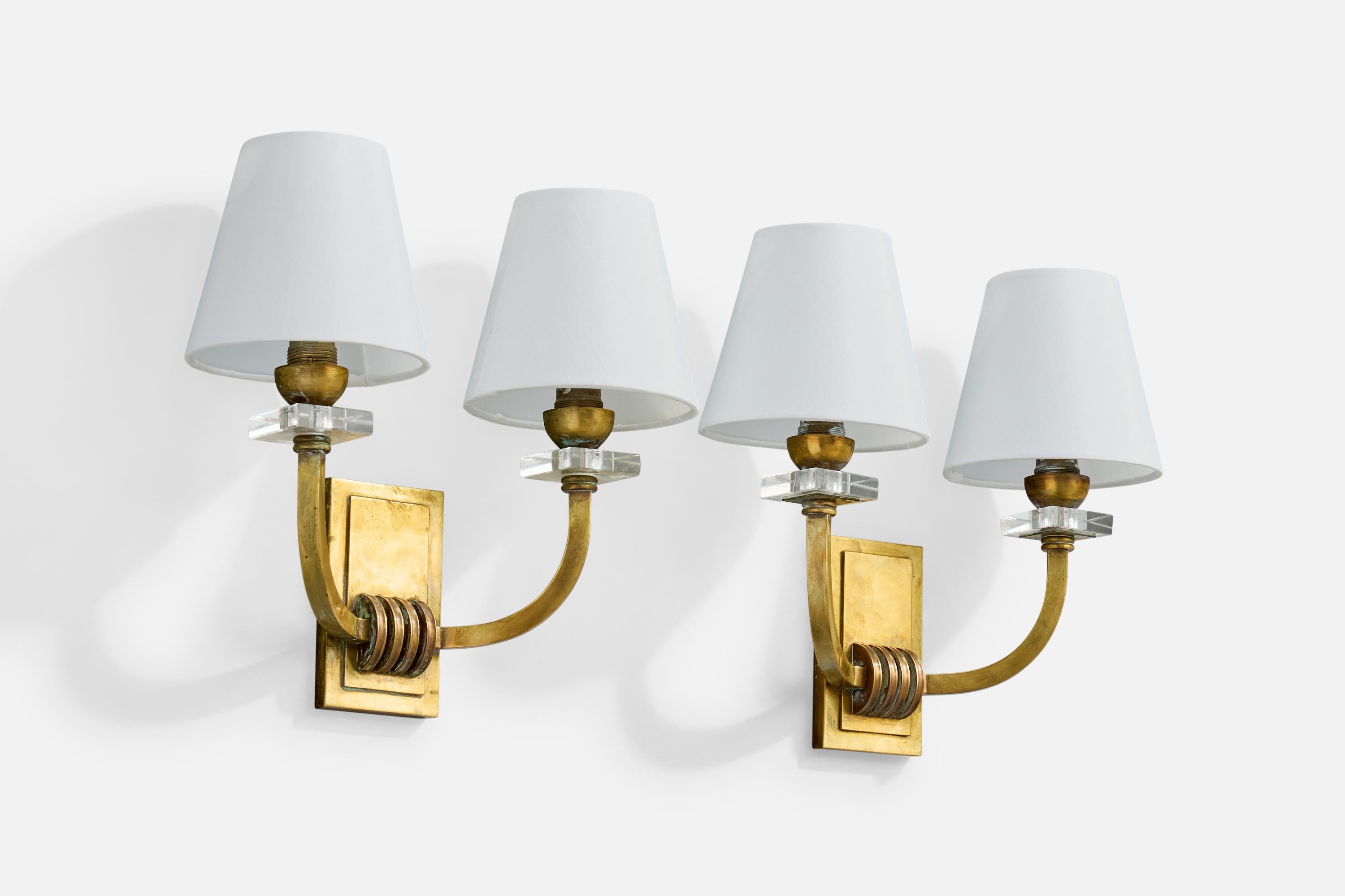 Mid-Century Modern Applique de designer français, laiton, verre, tissu, France, années 1950 en vente