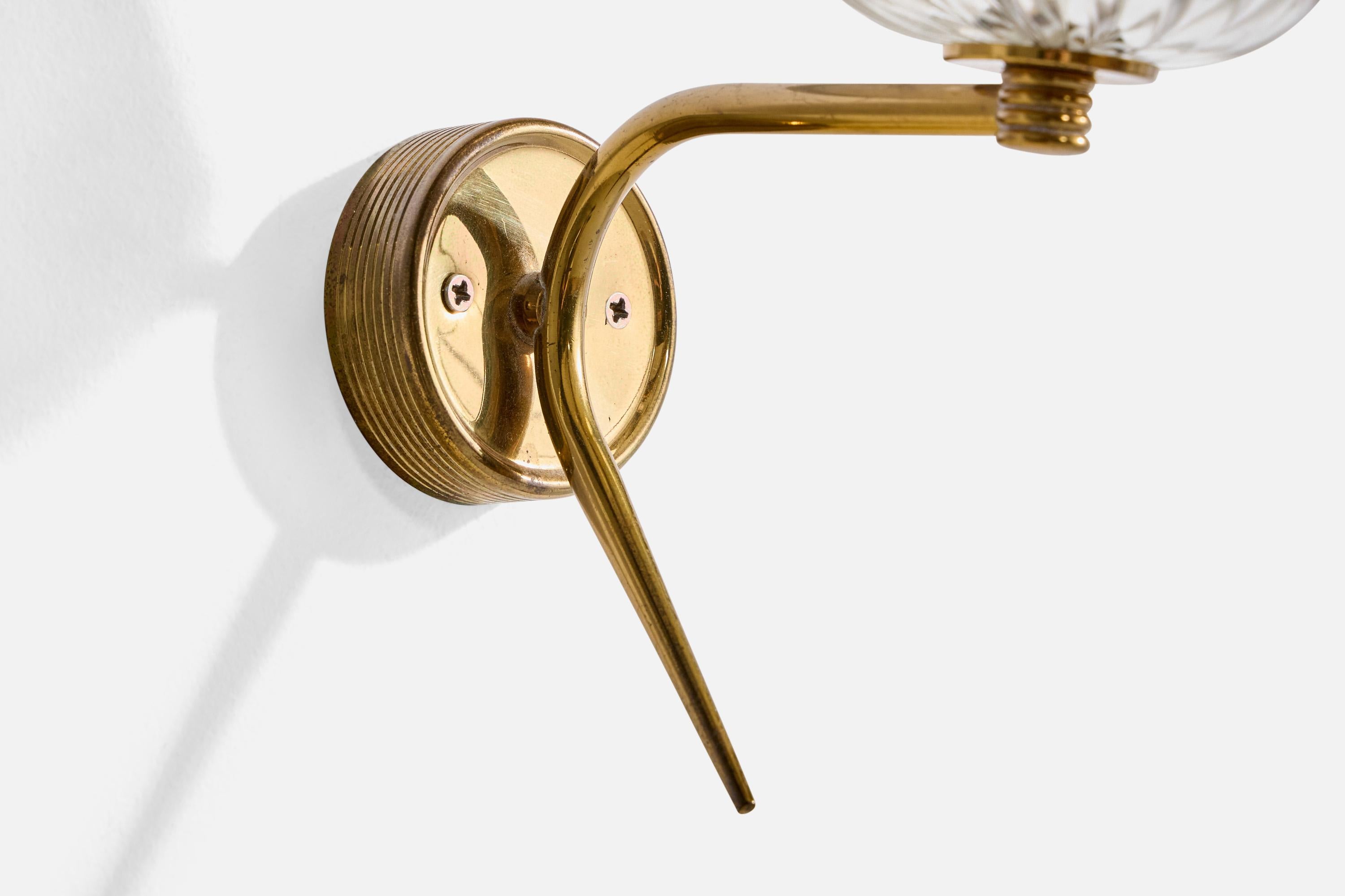 French Designer, Wall Light, Brass, Glass, Fabric, France, 1950s For Sale 1