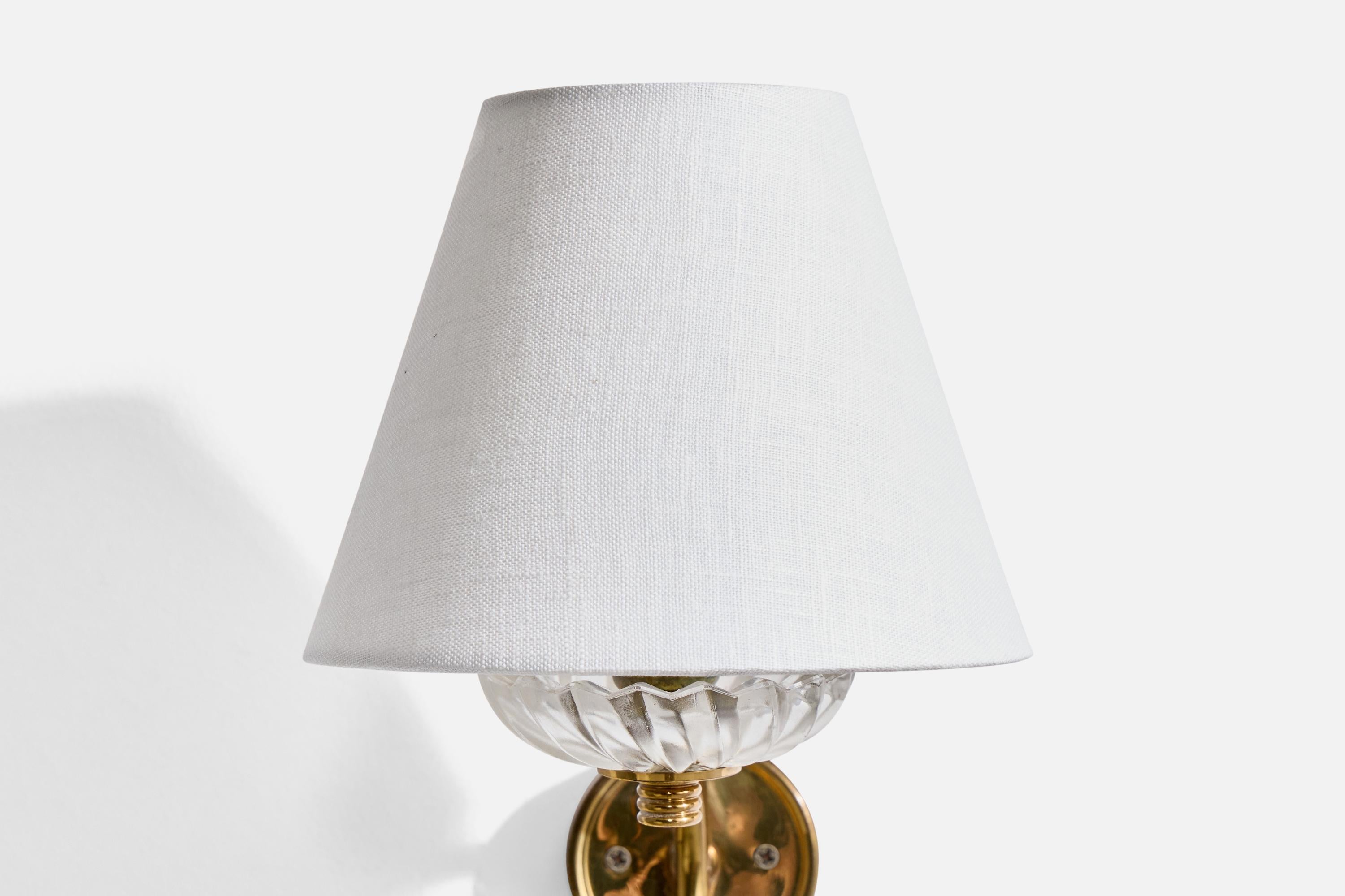 French Designer, Wall Light, Brass, Glass, Fabric, France, 1950s For Sale 3