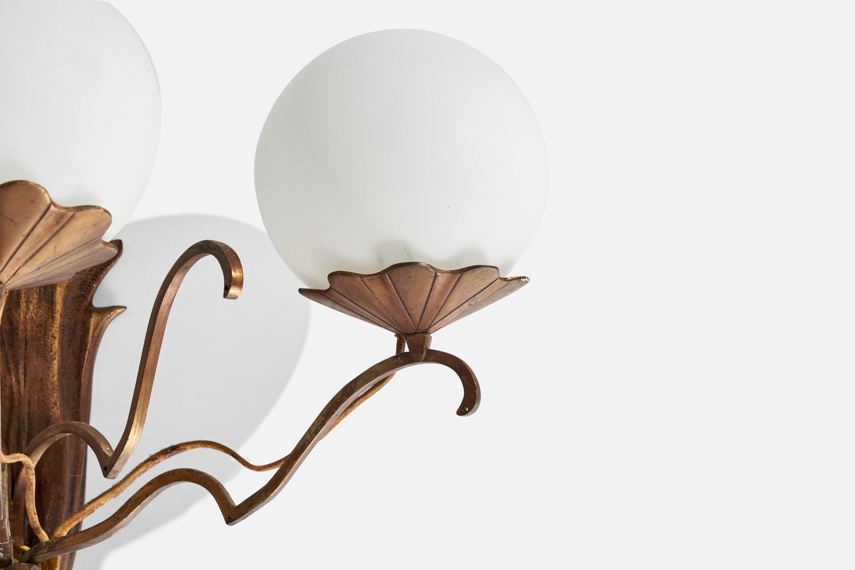 French Designer, Wall Light, Brass, Glass, France, 1930s For Sale 1