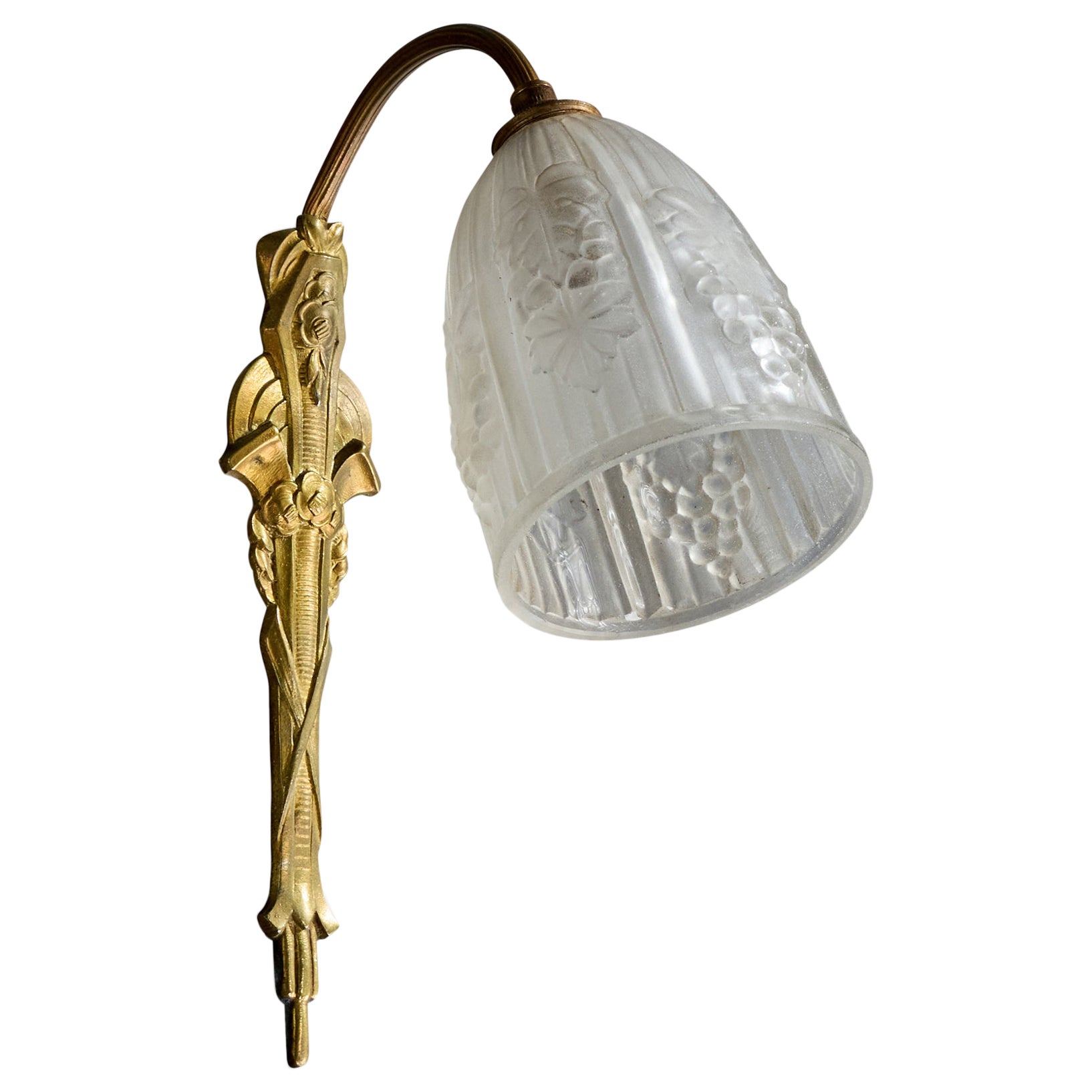 Lampada da parete di design francese, ottone, vetro, Francia, anni '1930