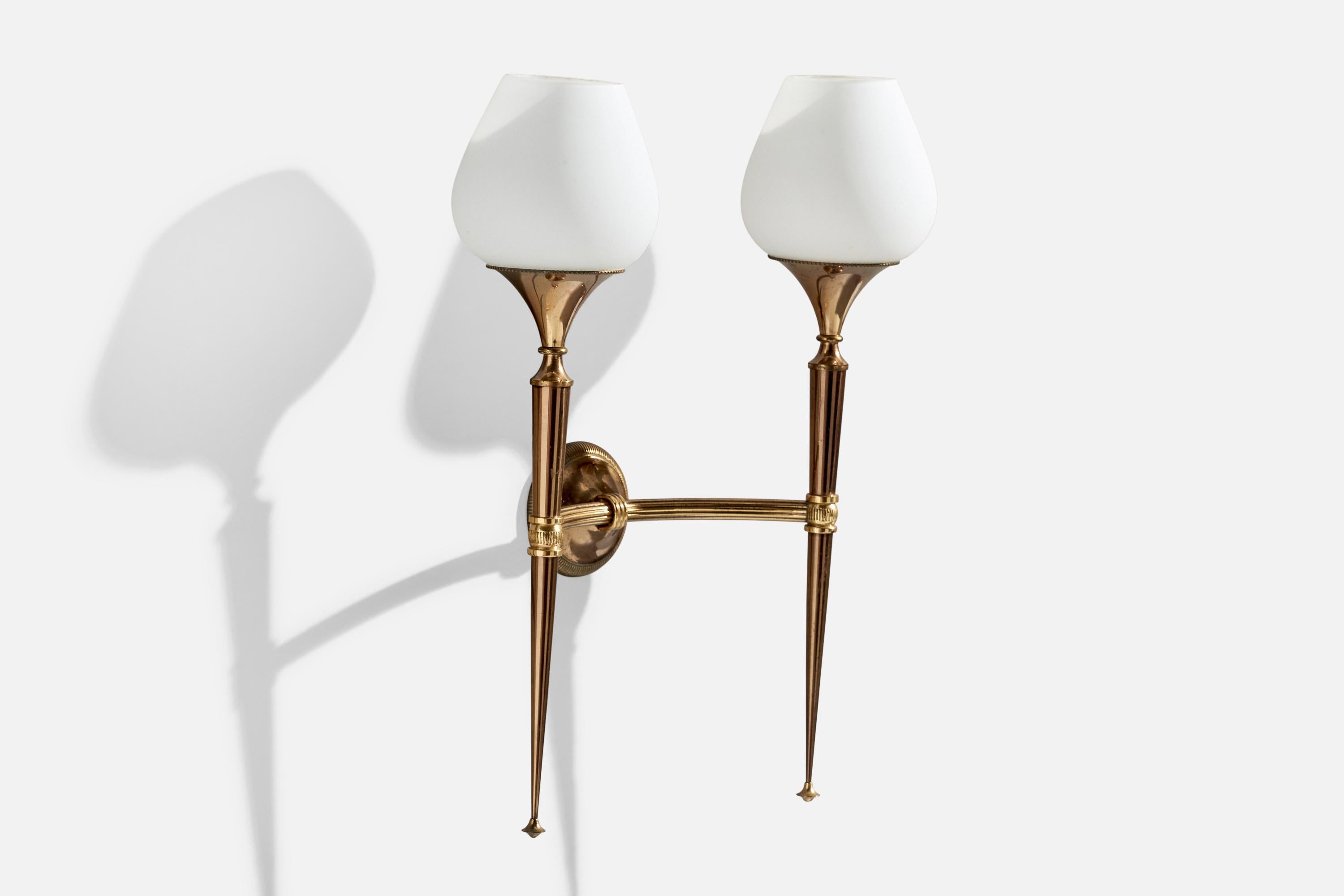 Mid-Century Modern French Designer, Wall Light, Brass, Glass, France, 1950s For Sale
