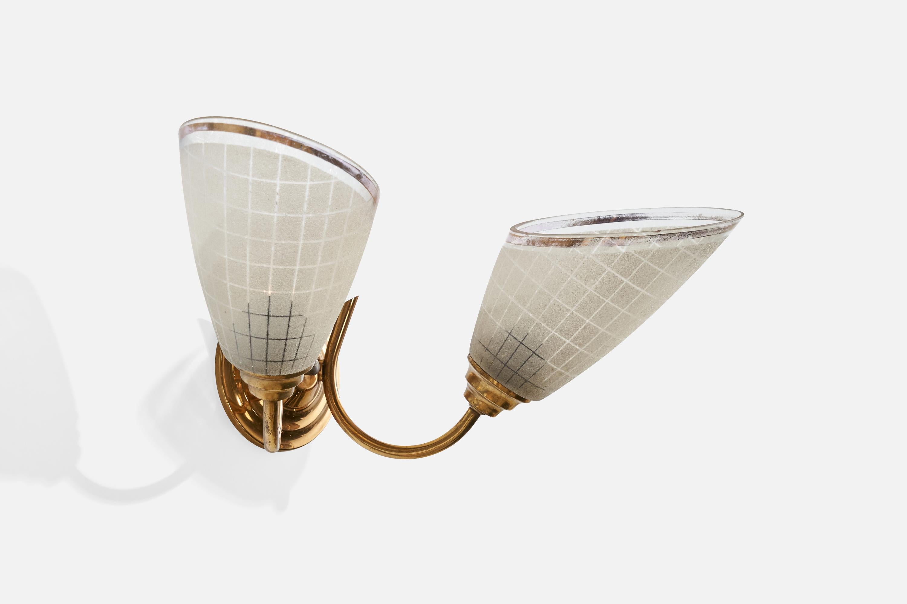 Mid-Century Modern French Designer, Wall Light, Brass, Glass, France, 1950s For Sale