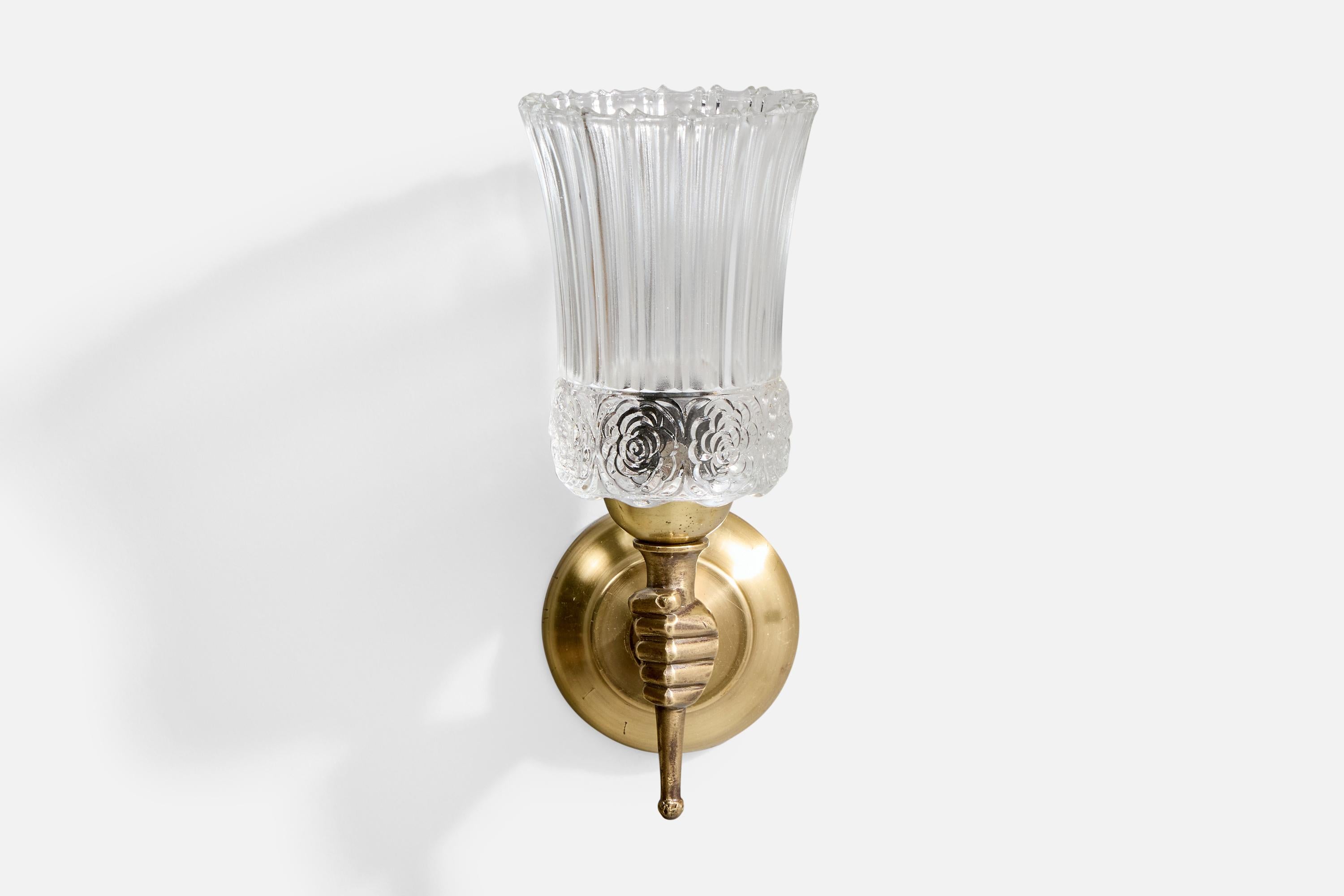Mid-Century moderno French Designer, Wall Light, Brass, Glass, France, 1950s in vendita