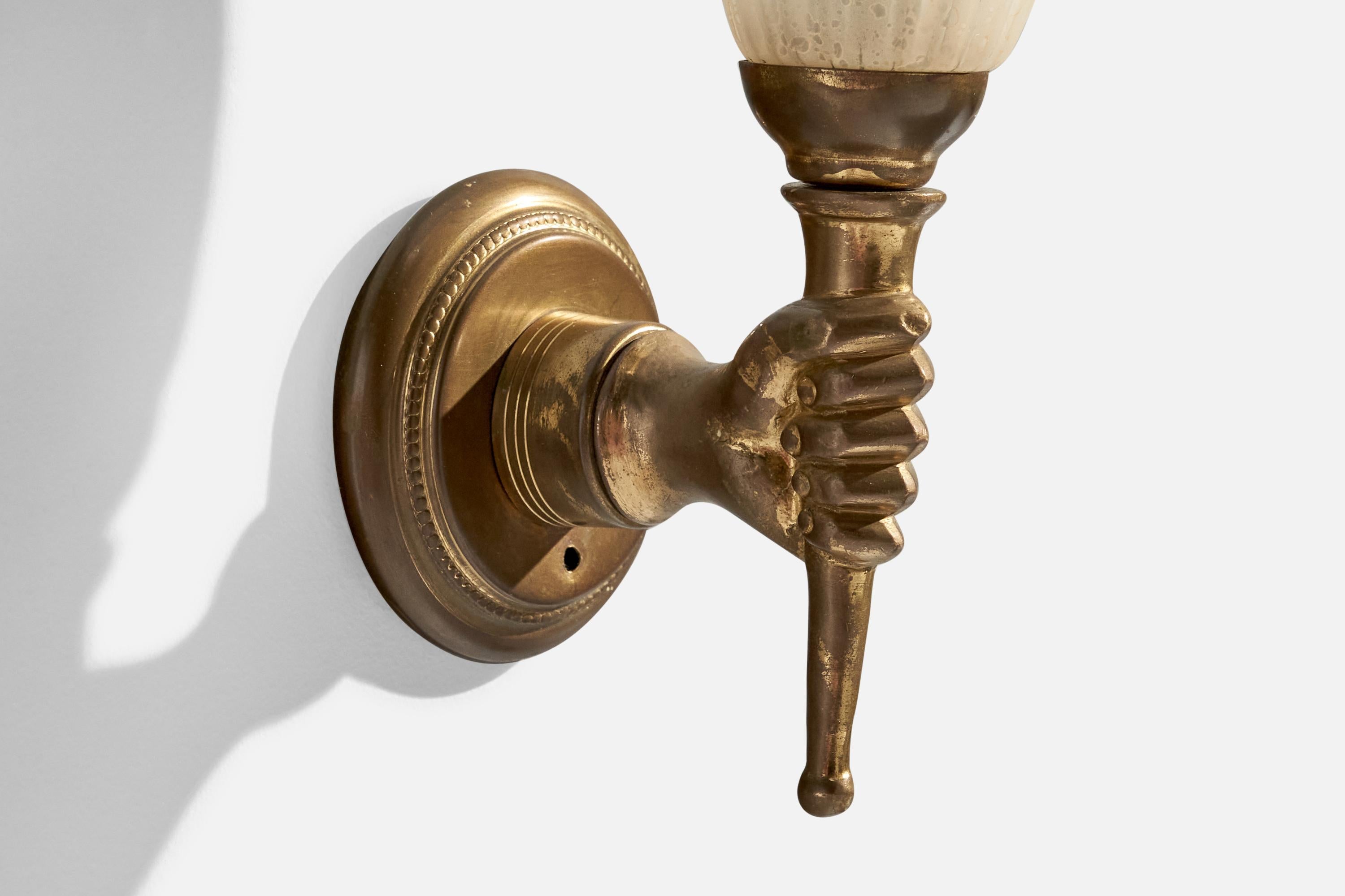 French Designer, Wall Light, Brass, Glass, France, 1950s For Sale 1