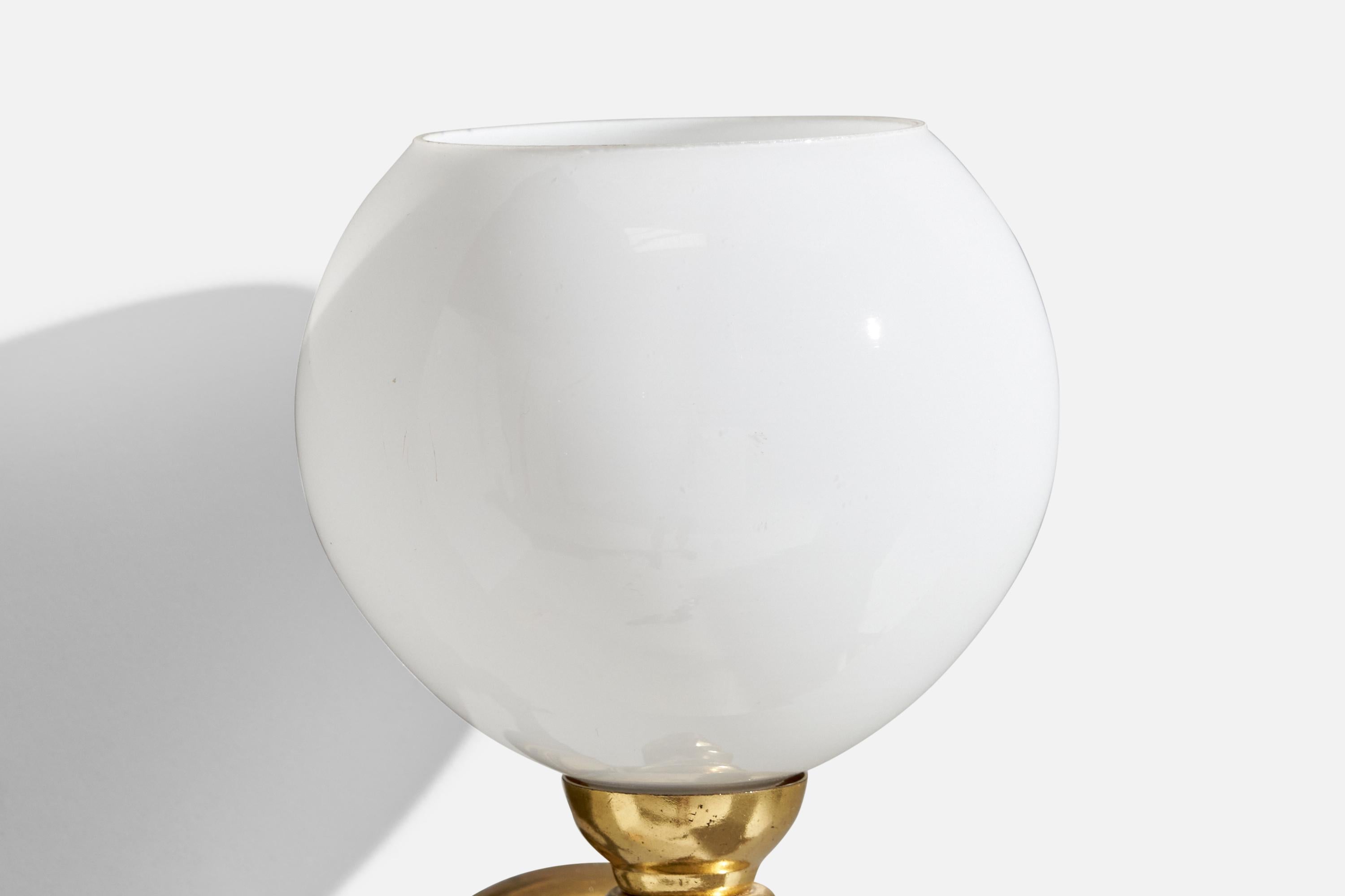 French Designer, Wall Light, Brass, Glass, France, 1950s For Sale 1