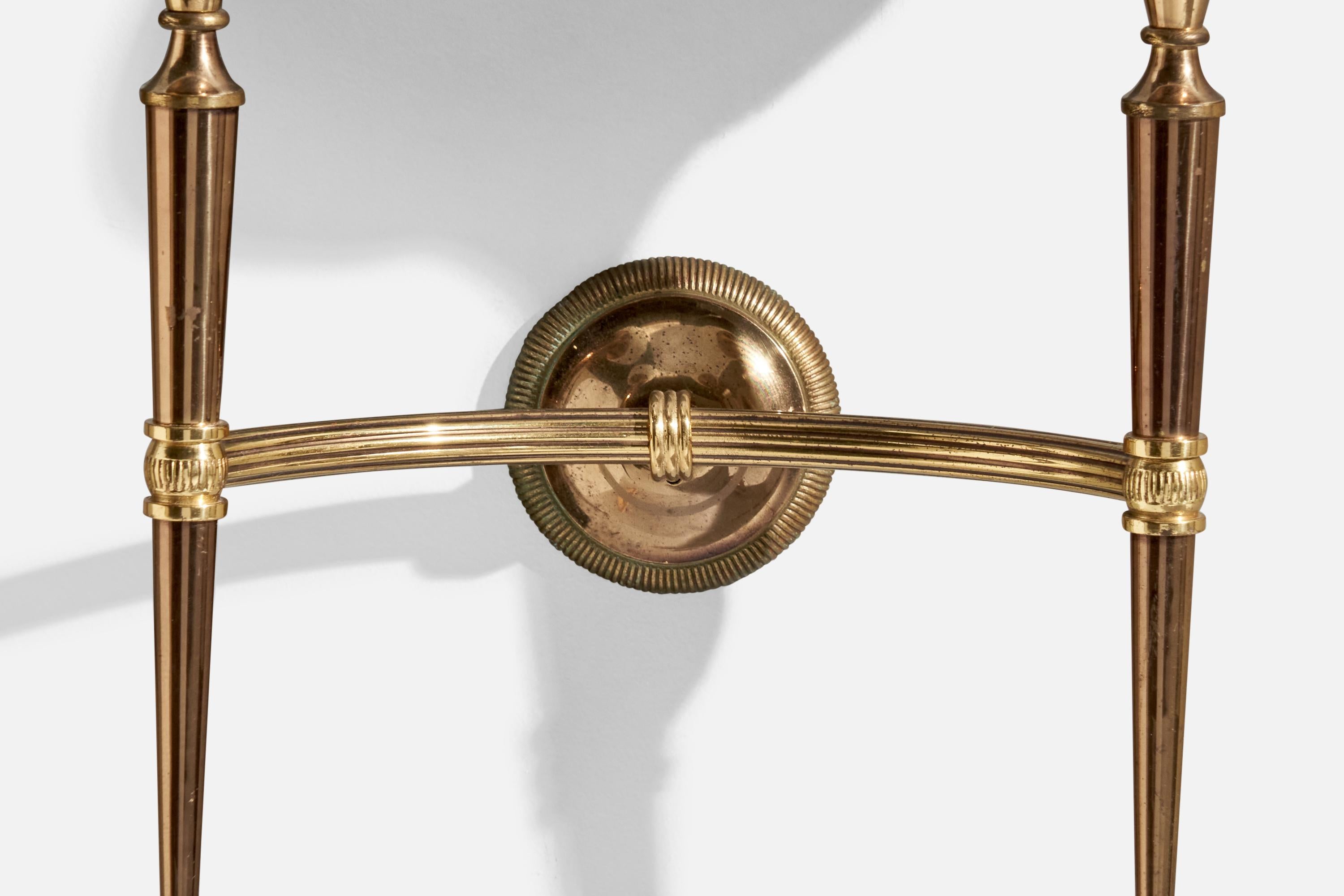 French Designer, Wall Light, Brass, Glass, France, 1950s For Sale 1