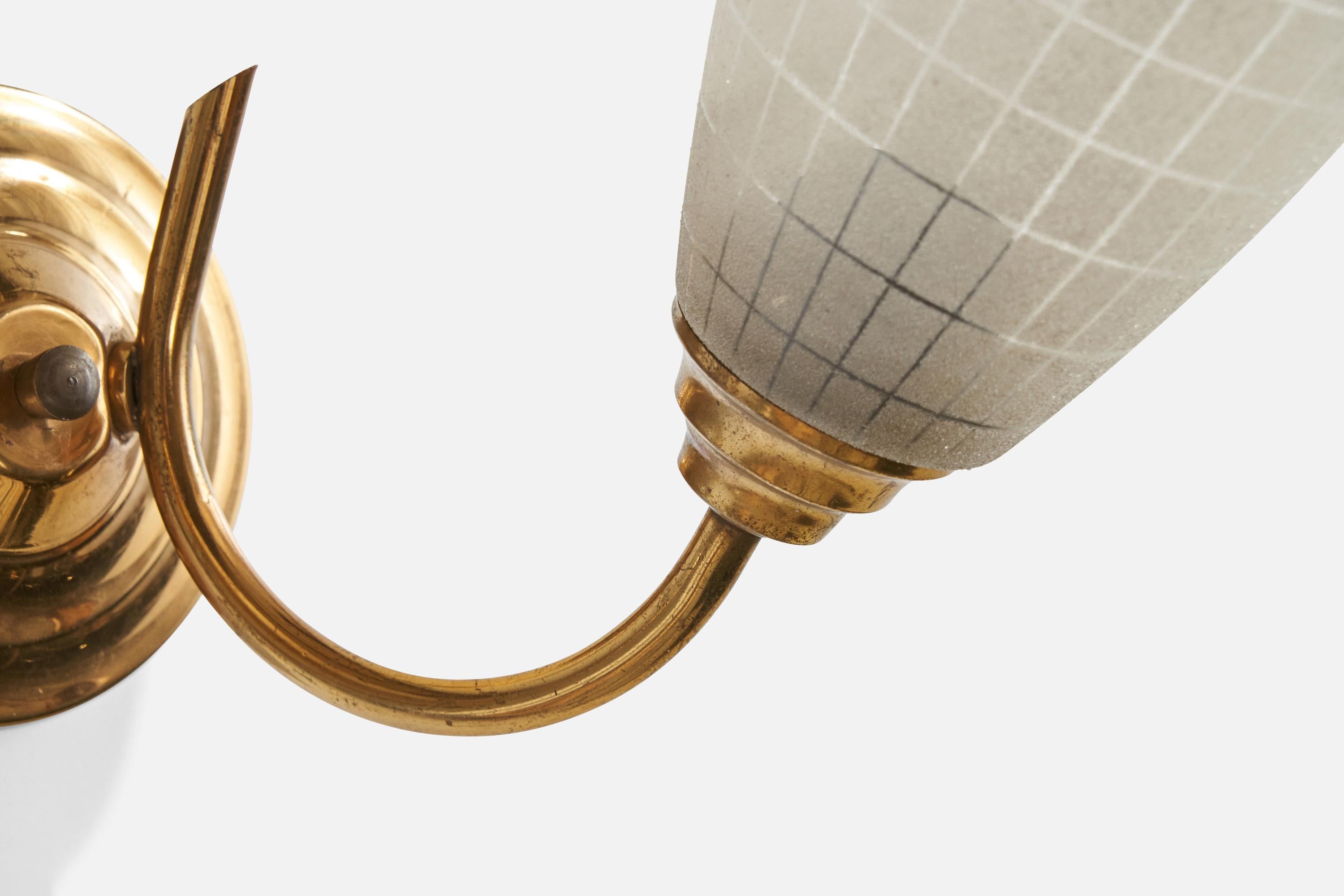 French Designer, Wall Light, Brass, Glass, France, 1950s For Sale 1