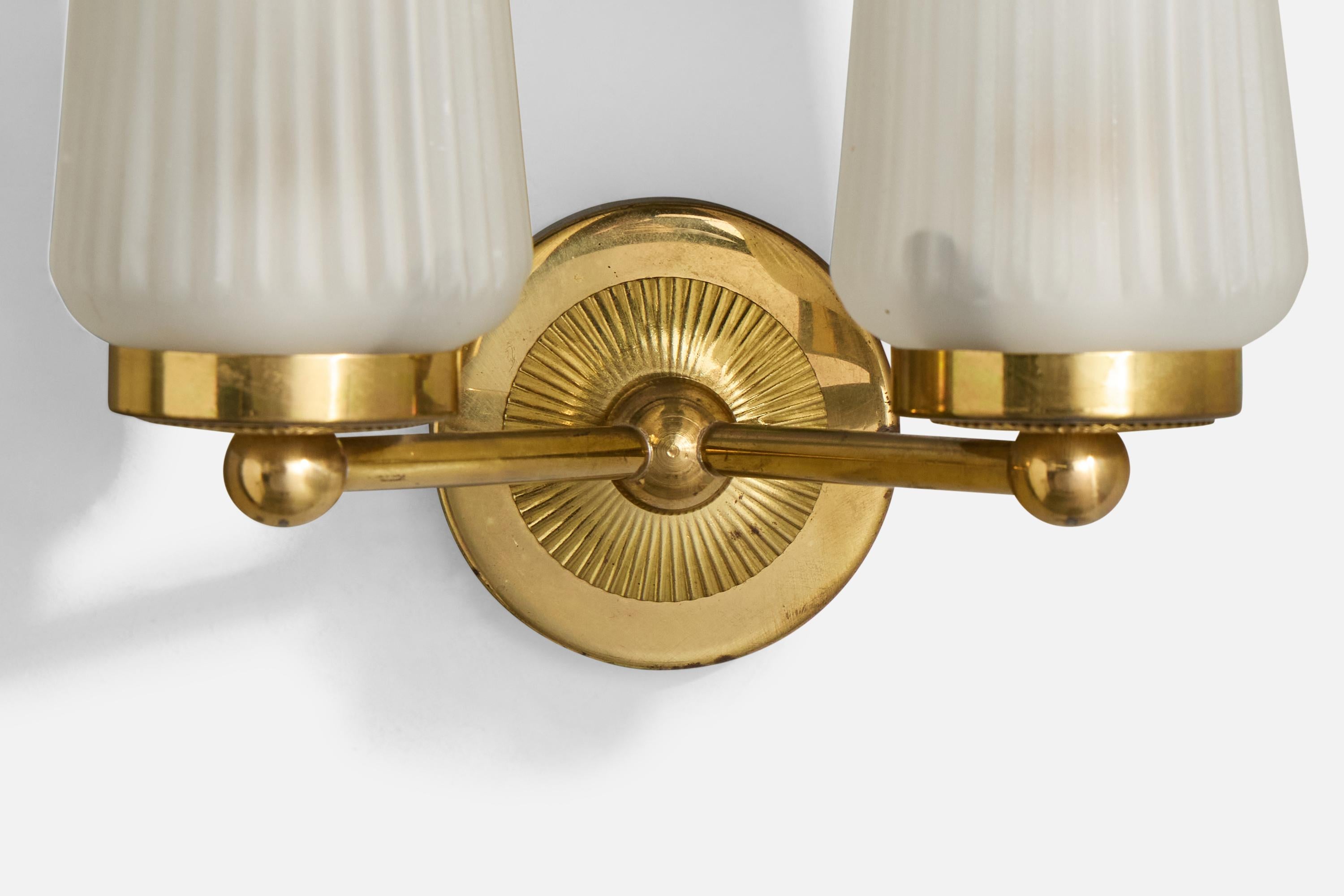 French Designer, Wall Light, Brass, Glass, France, 1950s For Sale 1