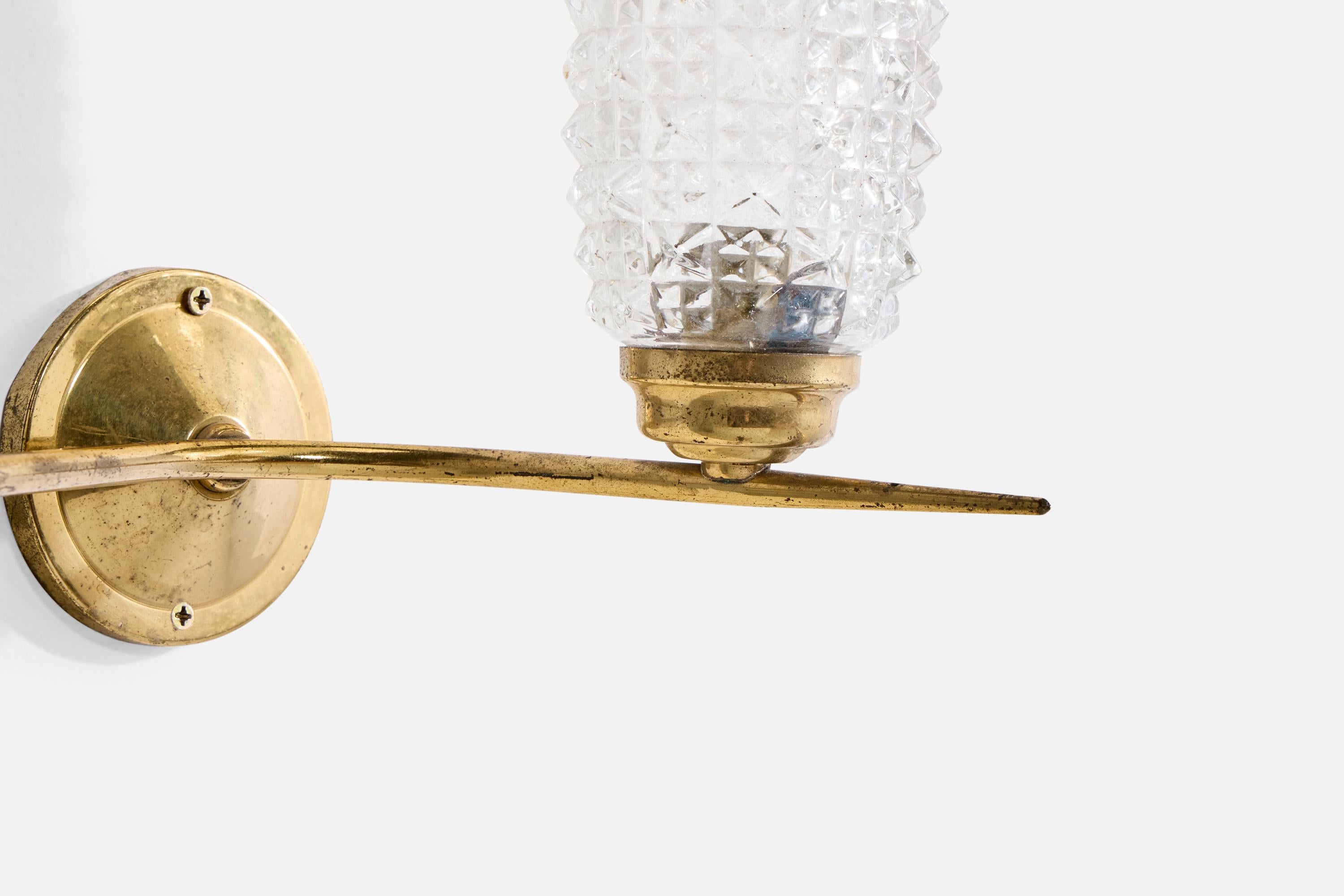 Metà XX secolo Lampada da parete di design francese, ottone, vetro, Francia, anni '1950 in vendita
