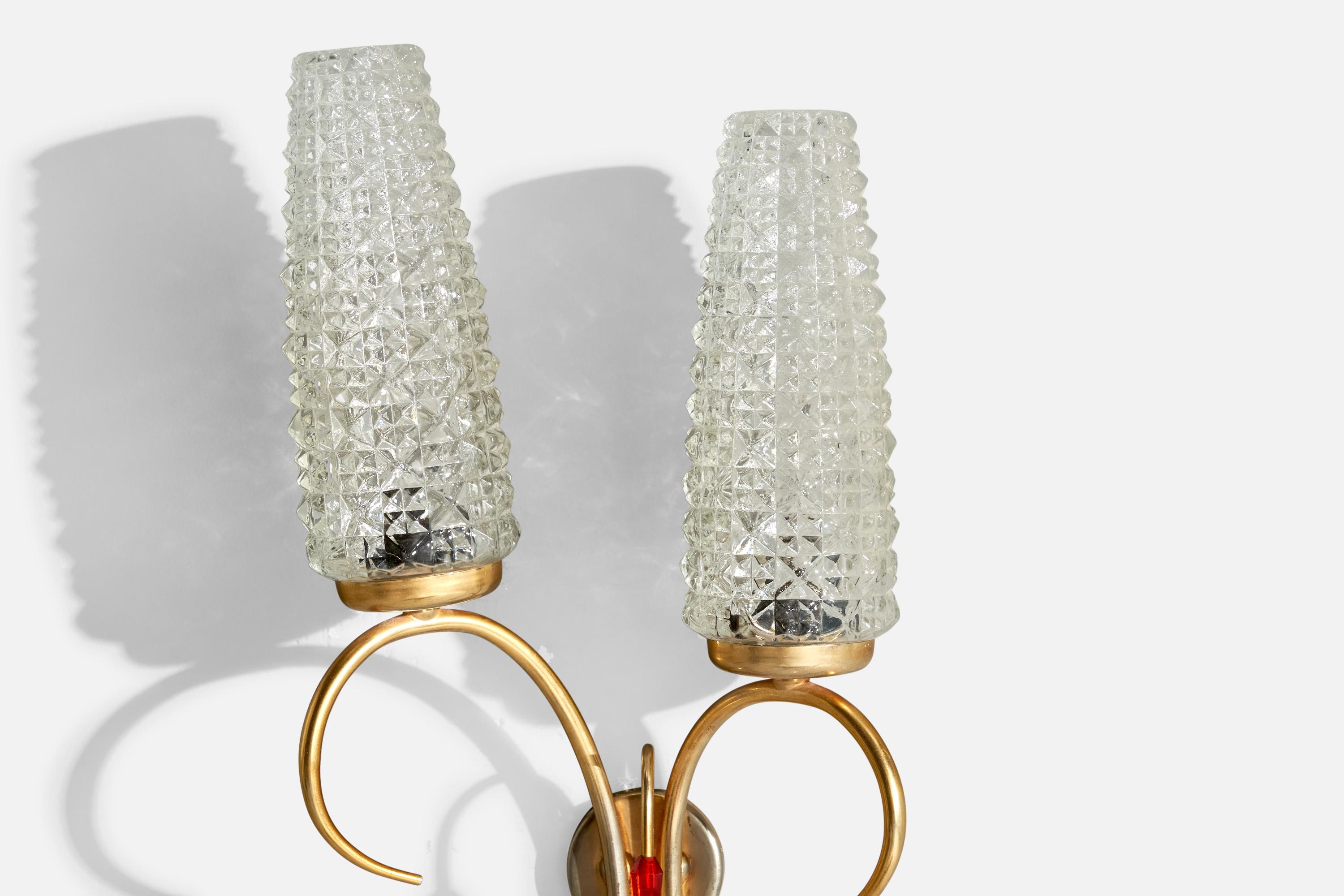 French Designer, Wall Light, Brass, Glass, France, 1950s For Sale 2