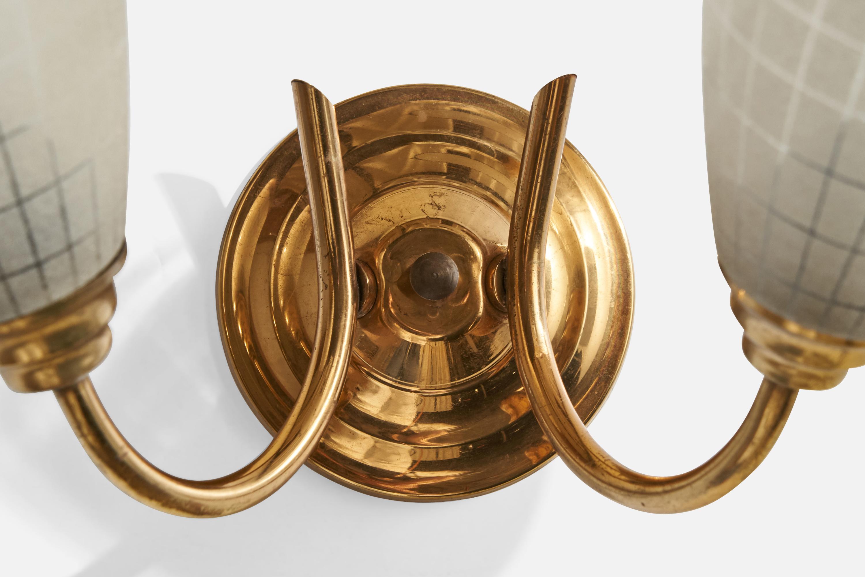 French Designer, Wall Light, Brass, Glass, France, 1950s For Sale 2