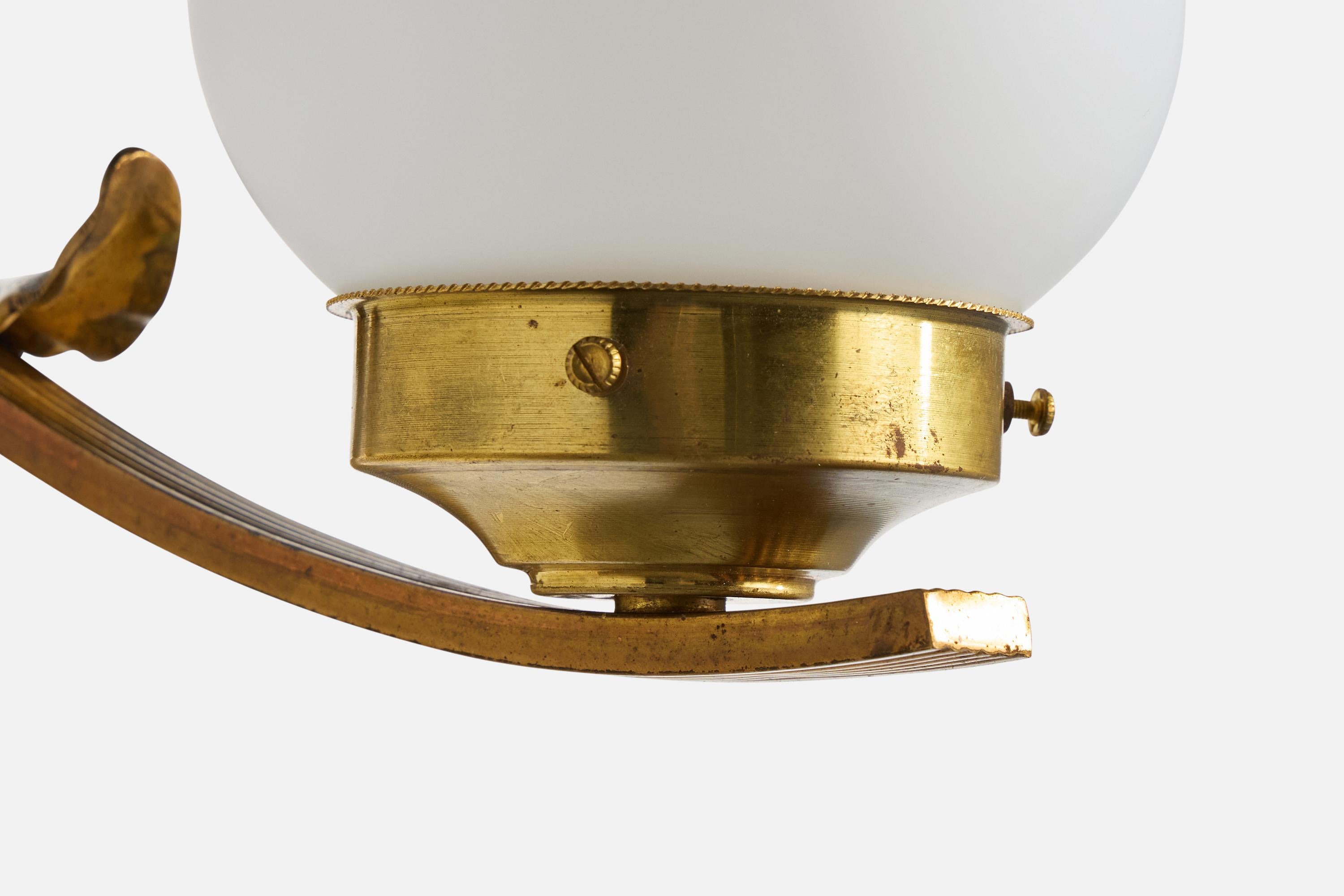 French Designer, Wall Light, Brass, Glass, France, 1950s For Sale 3