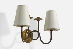 Lampada da parete di design francese, ottone, ferro, tessuto, Francia, anni '40