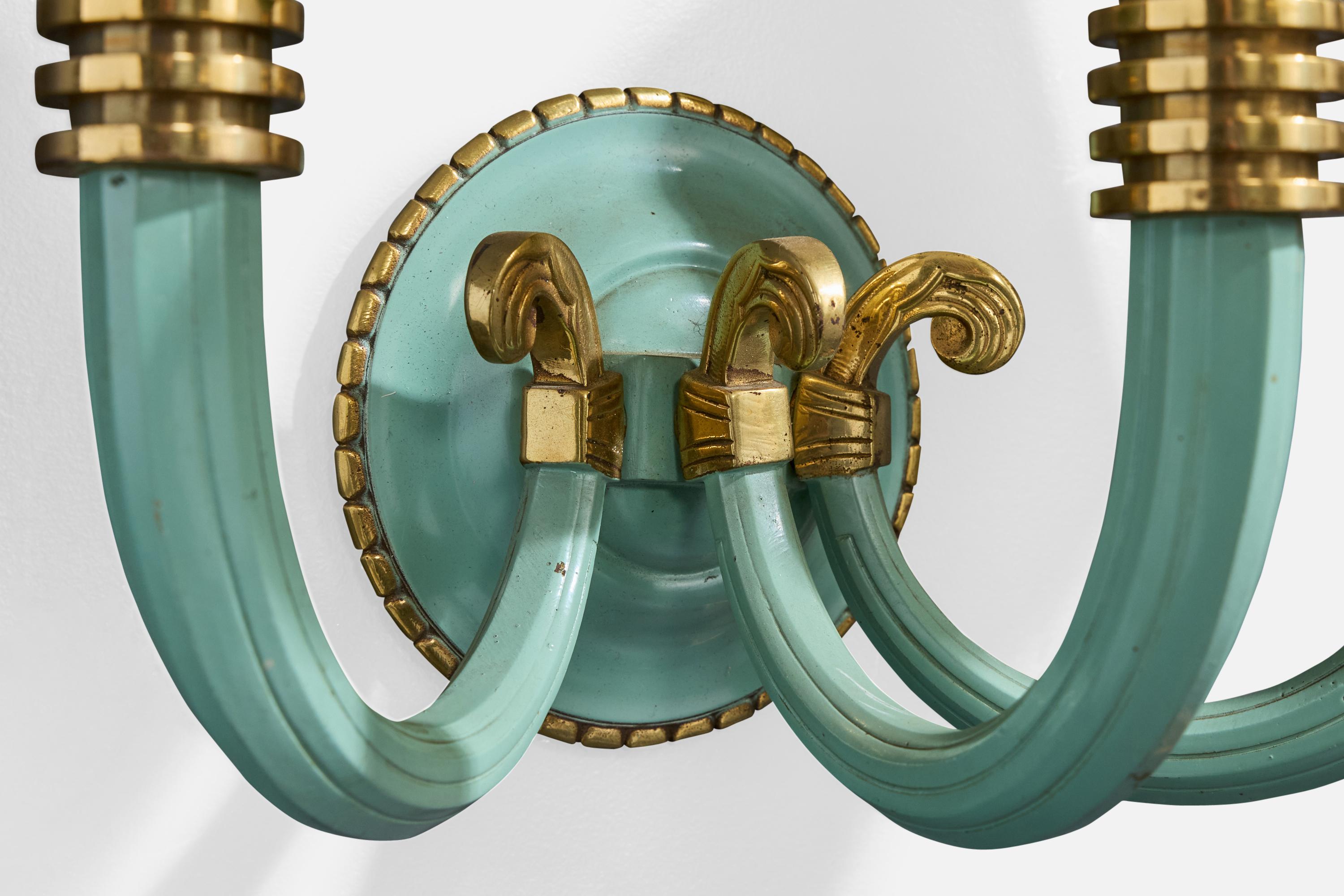 Lampada da parete di design francese, ottone, metallo, tessuto, Francia, anni '1940 In condizioni buone in vendita a High Point, NC