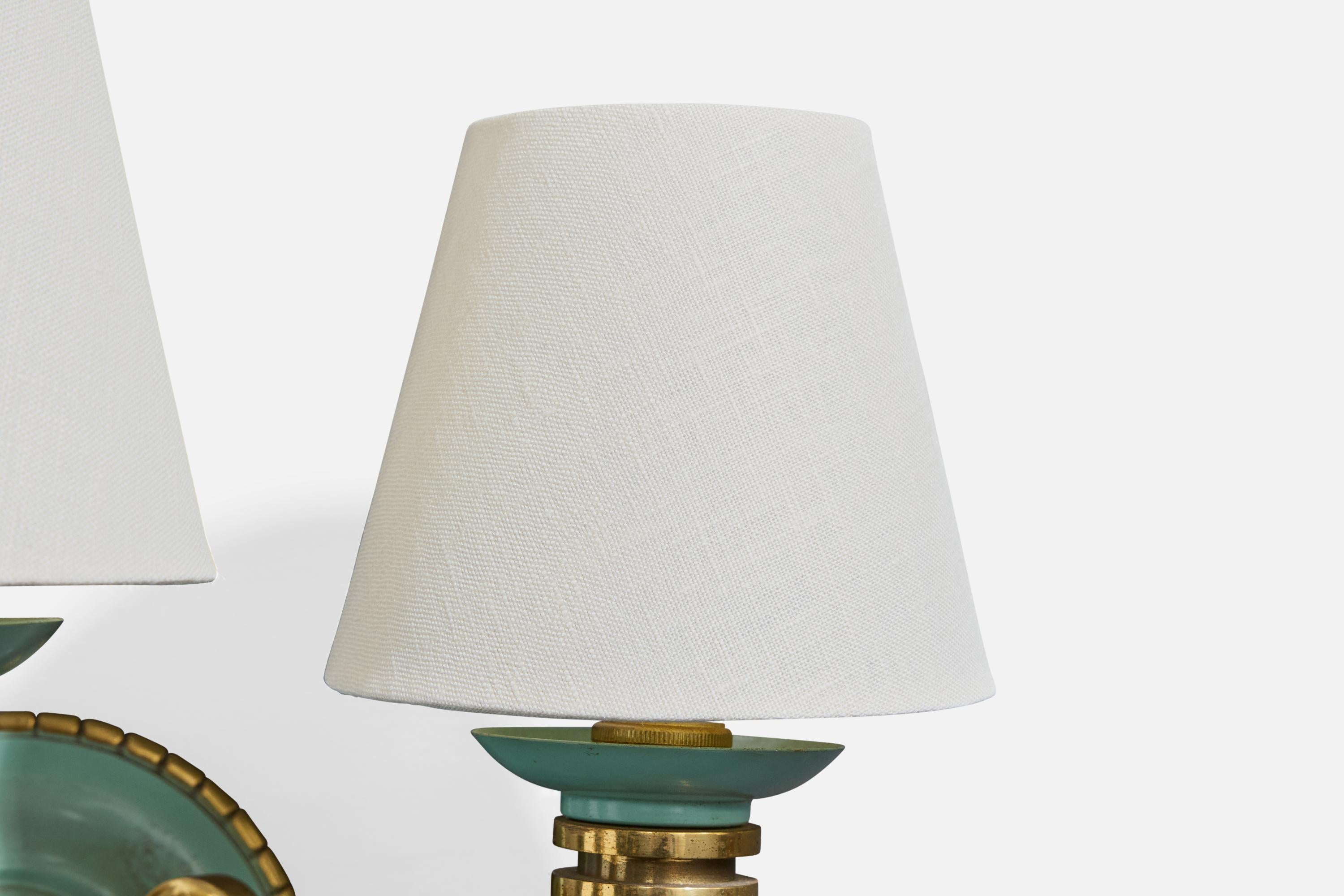 Metallo Lampada da parete di design francese, ottone, metallo, tessuto, Francia, anni '1940 in vendita