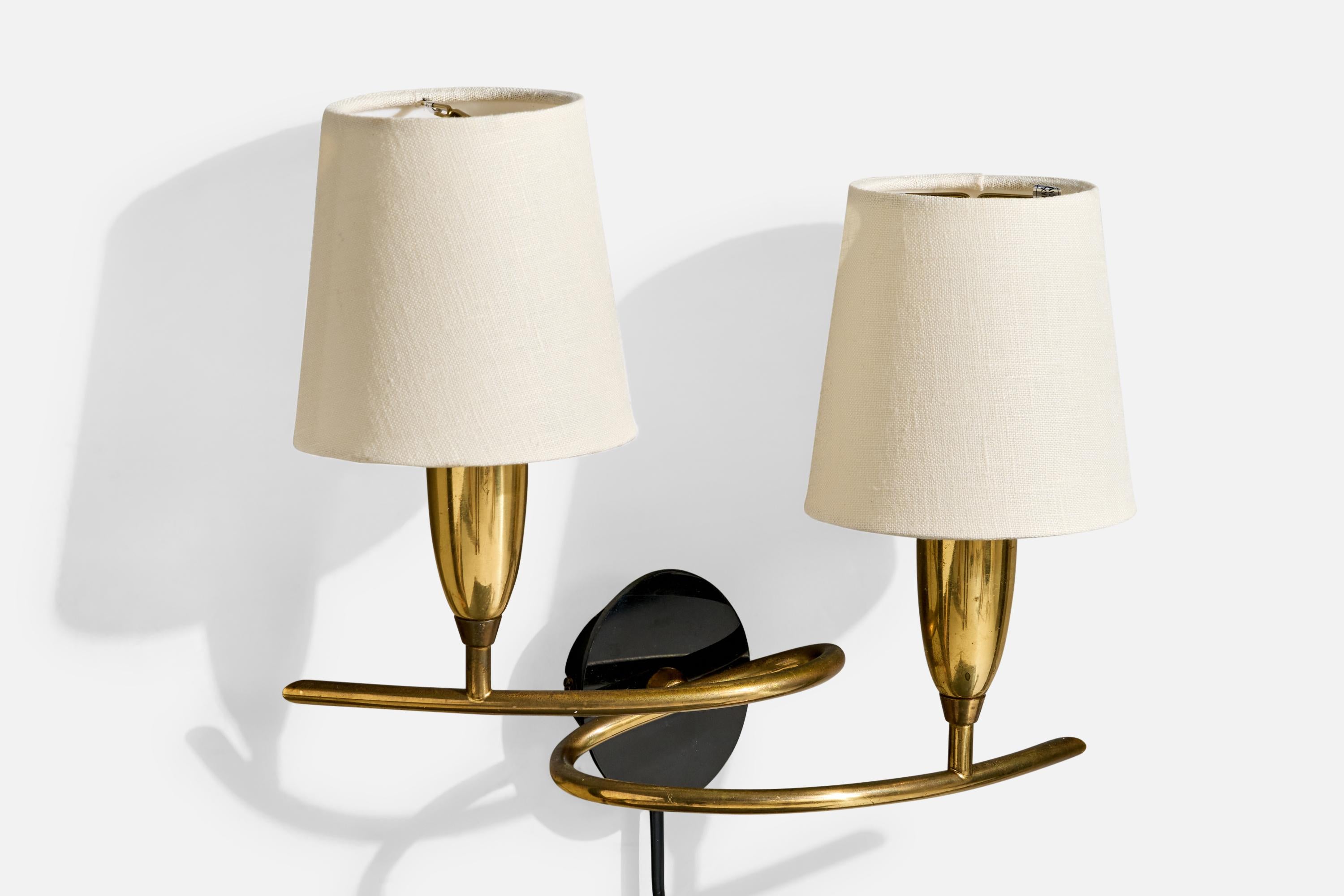 Mid-Century Modern French Designer, Wall Light, Brass, Metal, Fabric, France, 1950s For Sale