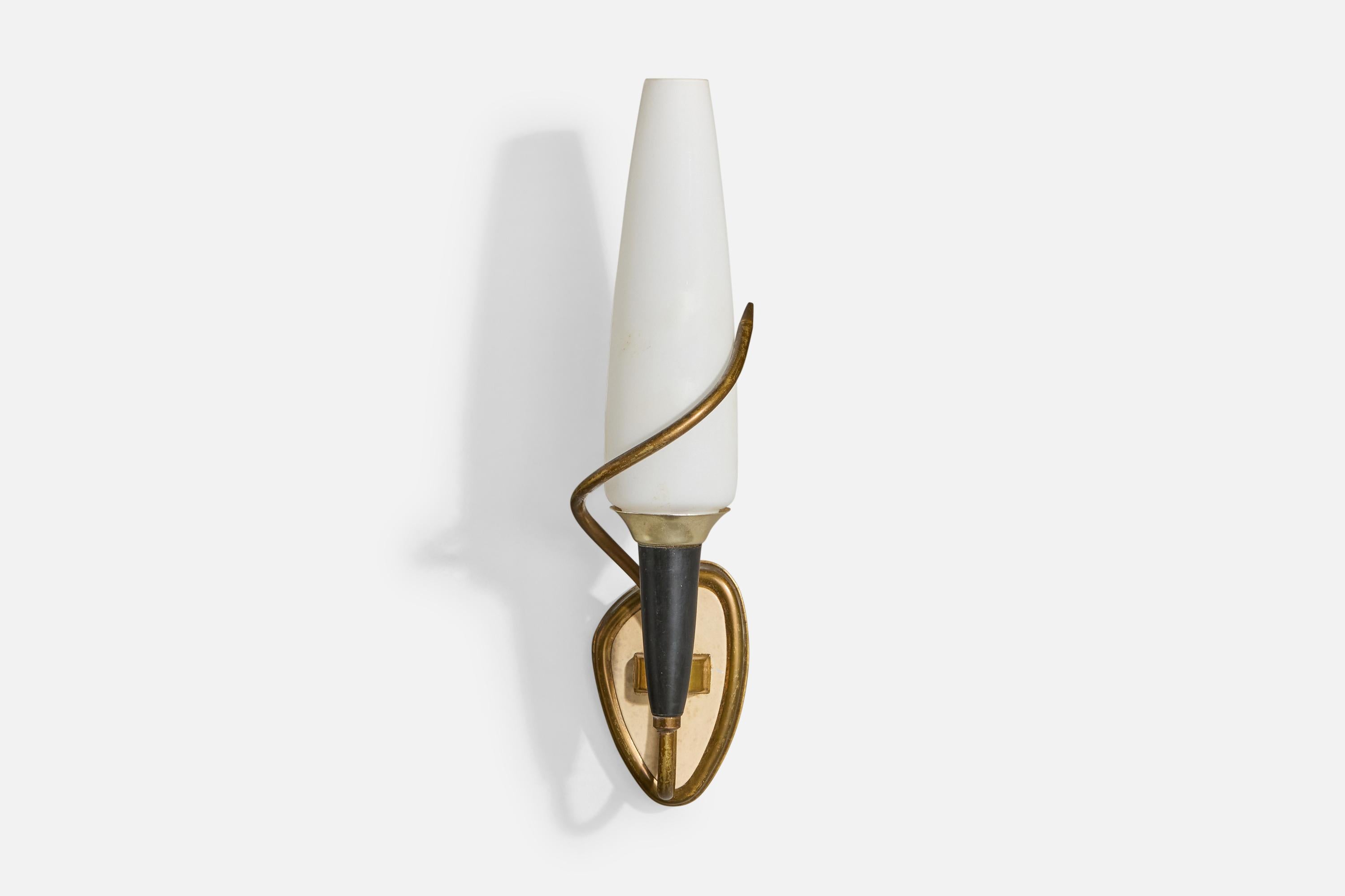 Mid-Century Modern French Designer, Wall Light, Brass, Metal, France, 1950s For Sale