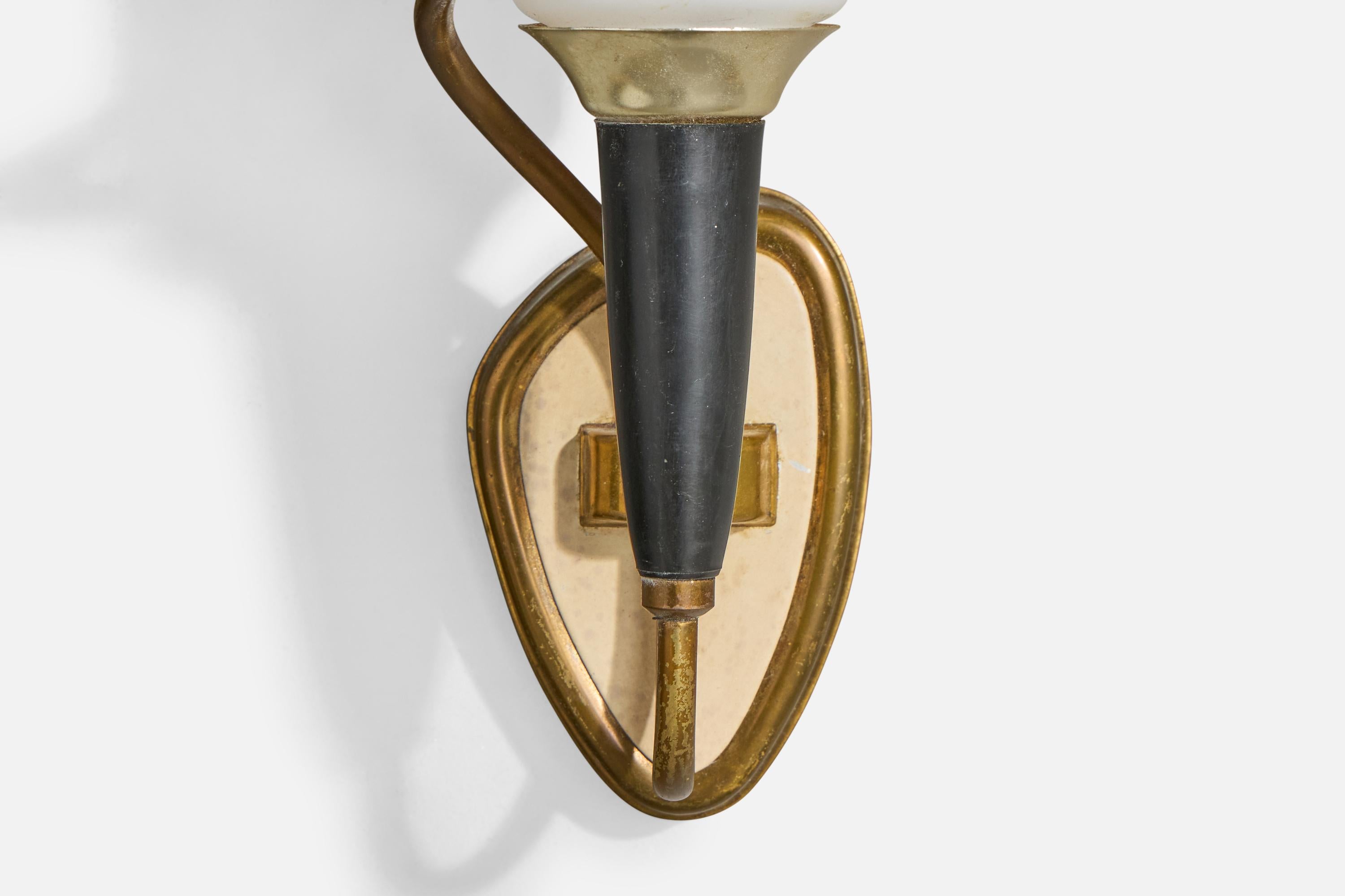 French Designer, Wall Light, Brass, Metal, France, 1950s For Sale 2
