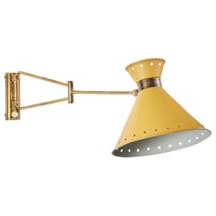 Design/One Light, laiton, métal, France, années 1950