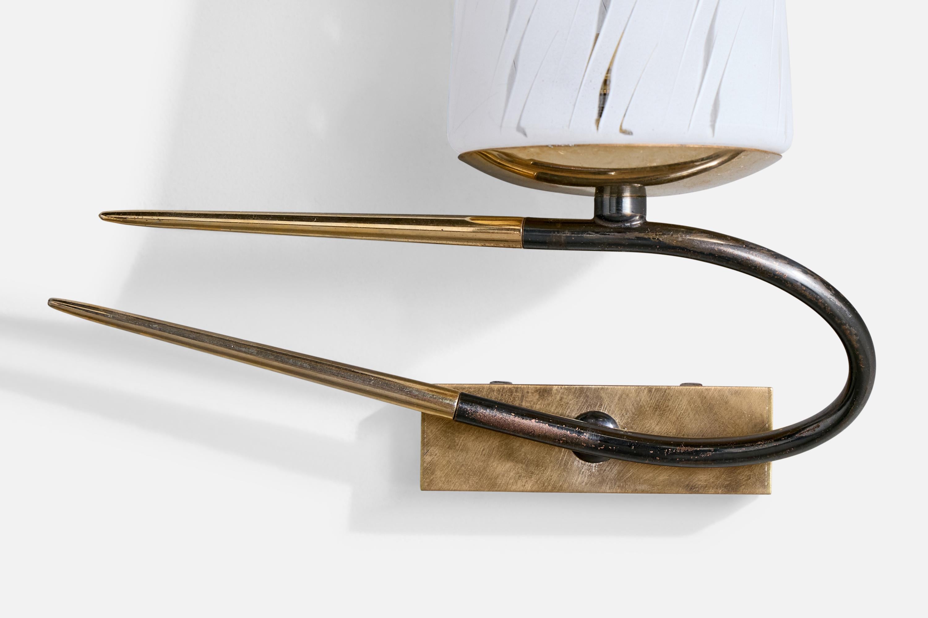 Mid-20th Century French Designer, Wall Light, Brass, Metal, Glass, France, 1950s For Sale